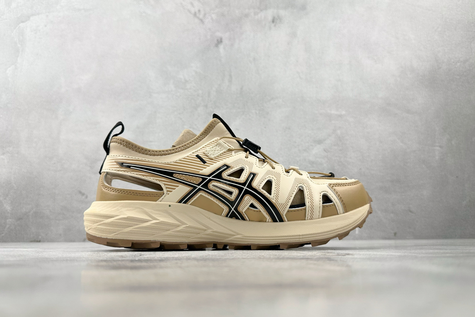 品质升级 Asics Gel-Sonoma se 卡其色 1203A670-250