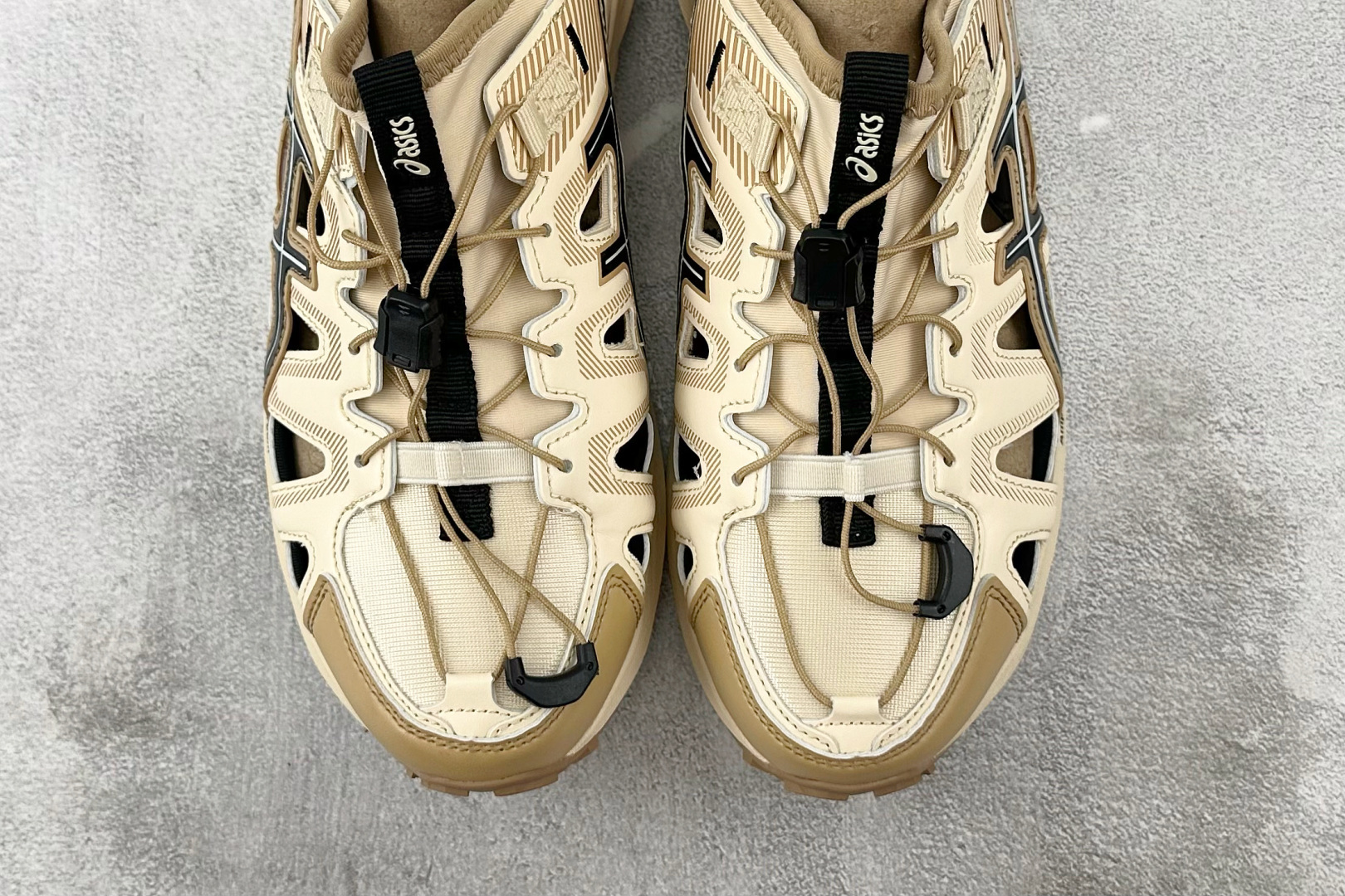 品质升级 Asics Gel-Sonoma se 卡其色 1203A670-250