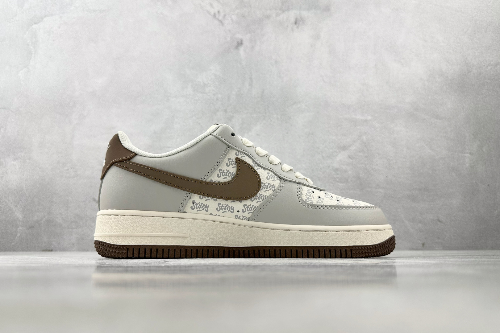 Nike Air Force 1'07 斯图西 联名 灰白 ZH2598-320