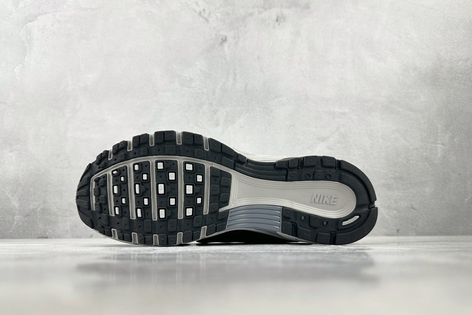 综合版 Nike P-6000 黑灰色 HQ3818-001 综合版 Nike P-6000 黑灰色 HQ3818-001