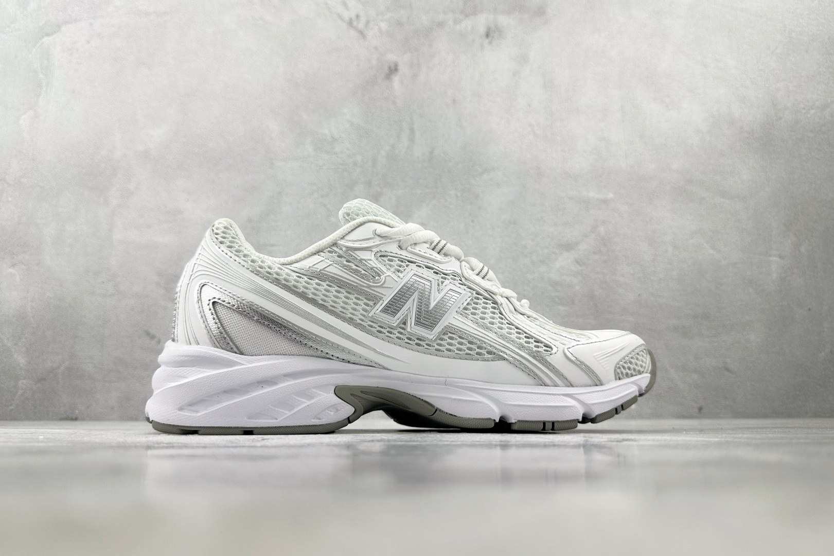 New Balance NB 740 白色货号：U740WM2尺码：36 36.5 37.5 38 38