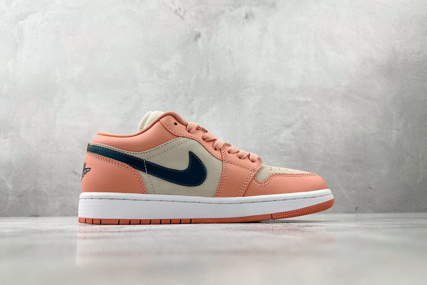 Jordan Air Jordan 1 low ”light madder root” 粉蓝色 DC0774-800 Jordan Air Jordan 1 low ”light madder root” 粉蓝色 DC0774-800