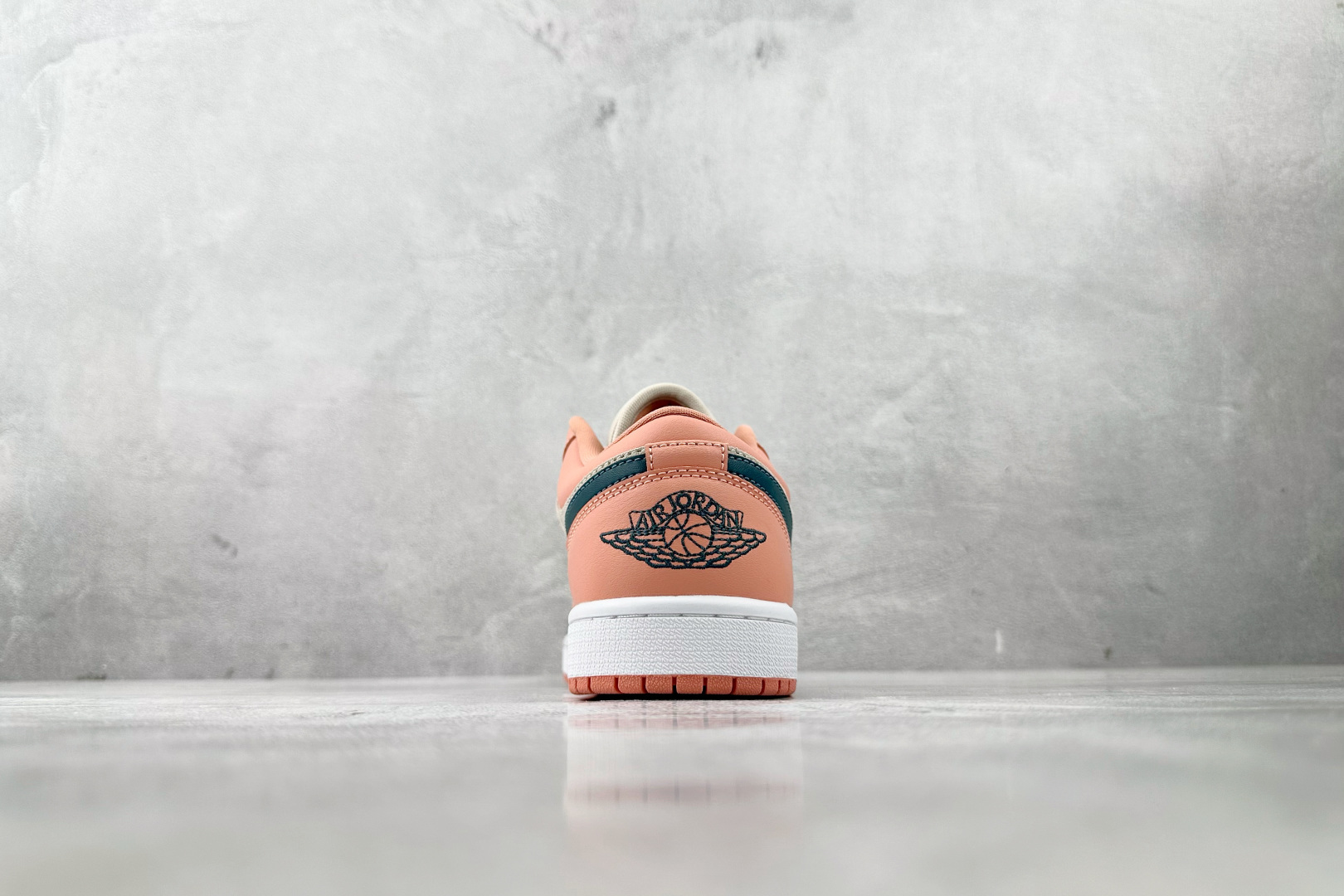 Jordan Air Jordan 1 low ”light madder root” 粉蓝色 DC0774-800 Jordan Air Jordan 1 low ”light madder root” 粉蓝色 DC0774-800