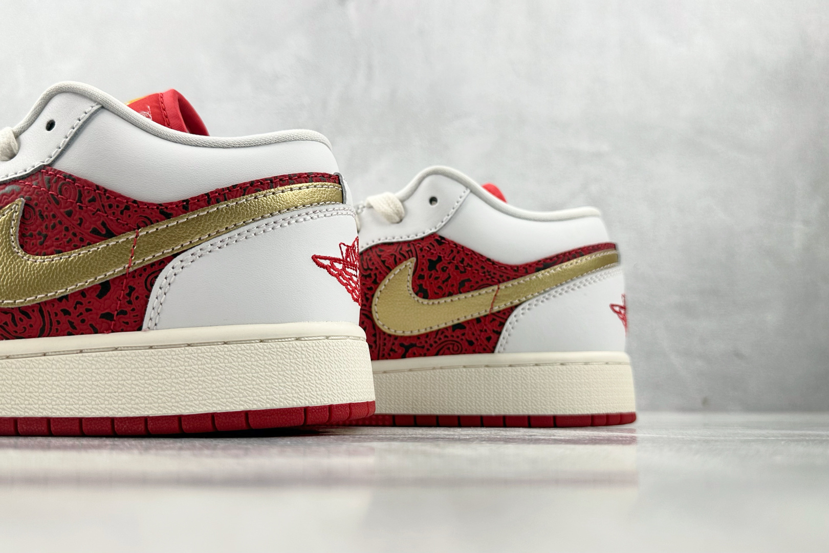 Jordan Air Jordan 1 Low SE FI ”Spades” Black Jack 白红金 DJ5185-100 Jordan Air Jordan 1 Low SE FI ”Spades” Black Jack 白红金 DJ5185-100