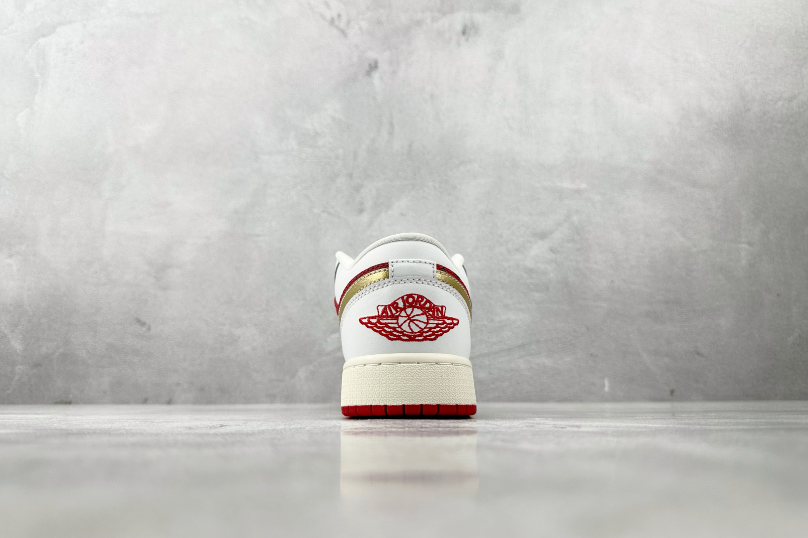 Jordan Air Jordan 1 Low SE FI ”Spades” Black Jack 白红金 DJ5185-100 Jordan Air Jordan 1 Low SE FI ”Spades” Black Jack 白红金 DJ5185-100