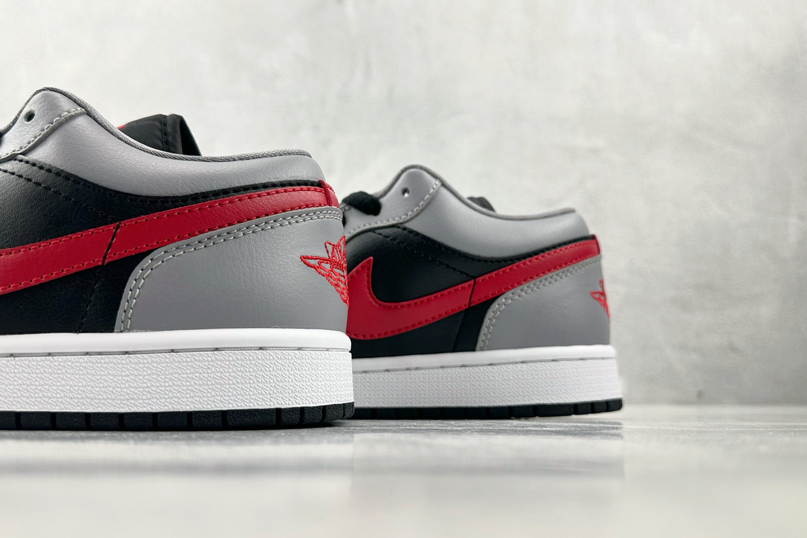 Jordan Air Jordan 1 low 灰红色 FZ4183-002 Jordan Air Jordan 1 low 灰红色 FZ4183-002