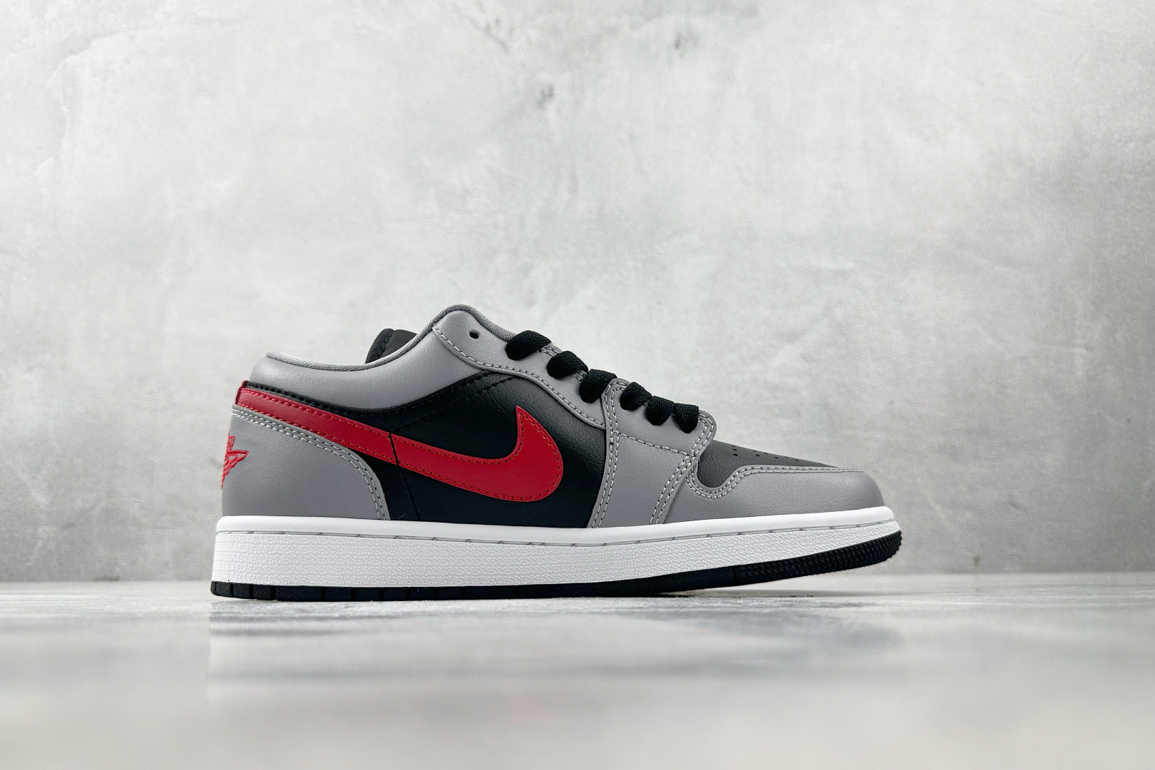 Jordan Air Jordan 1 low 灰红色 FZ4183-002 Jordan Air Jordan 1 low 灰红色 FZ4183-002