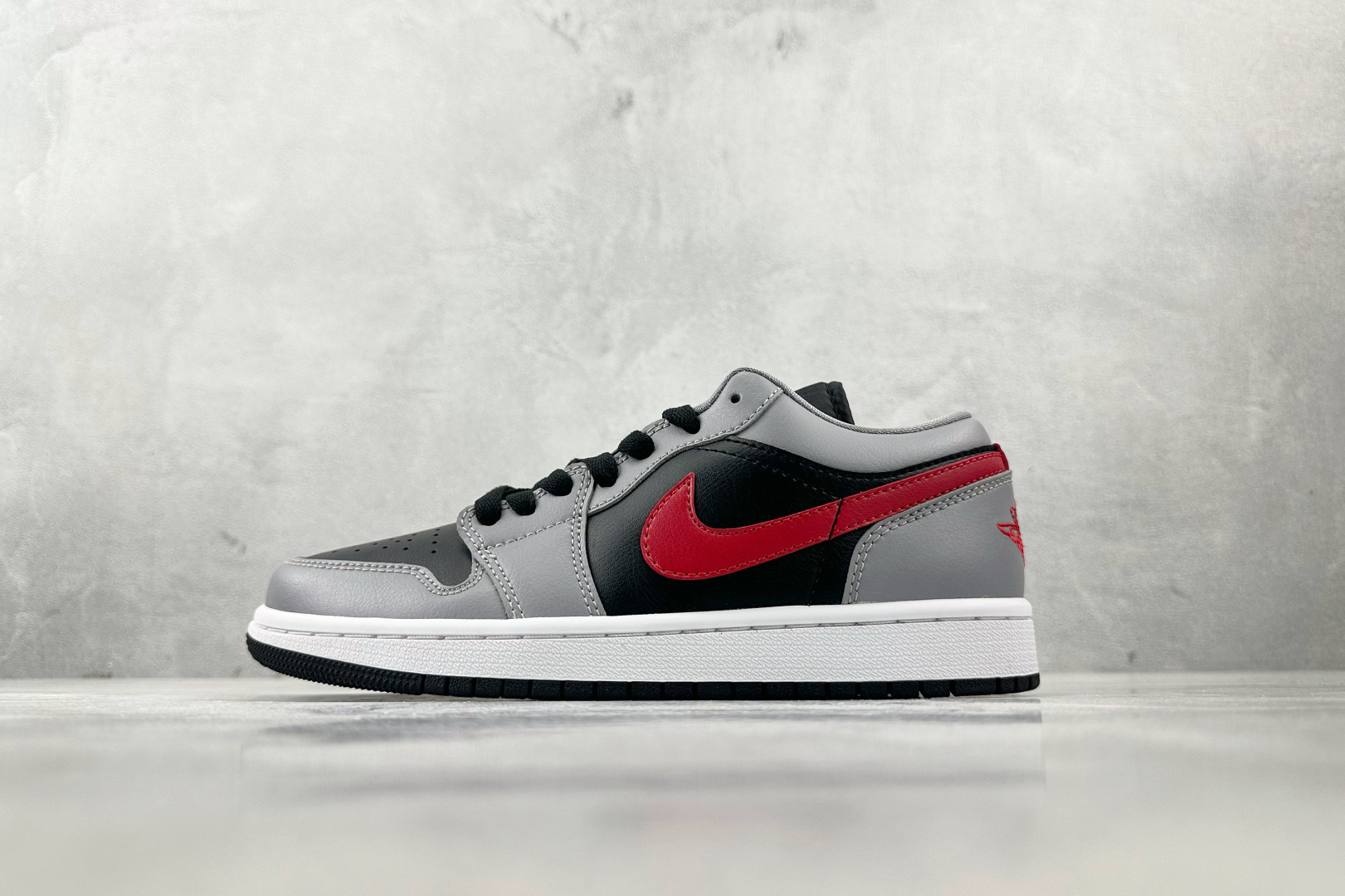 Jordan Air Jordan 1 low 灰红色 FZ4183-002 Jordan Air Jordan 1 low 灰红色 FZ4183-002