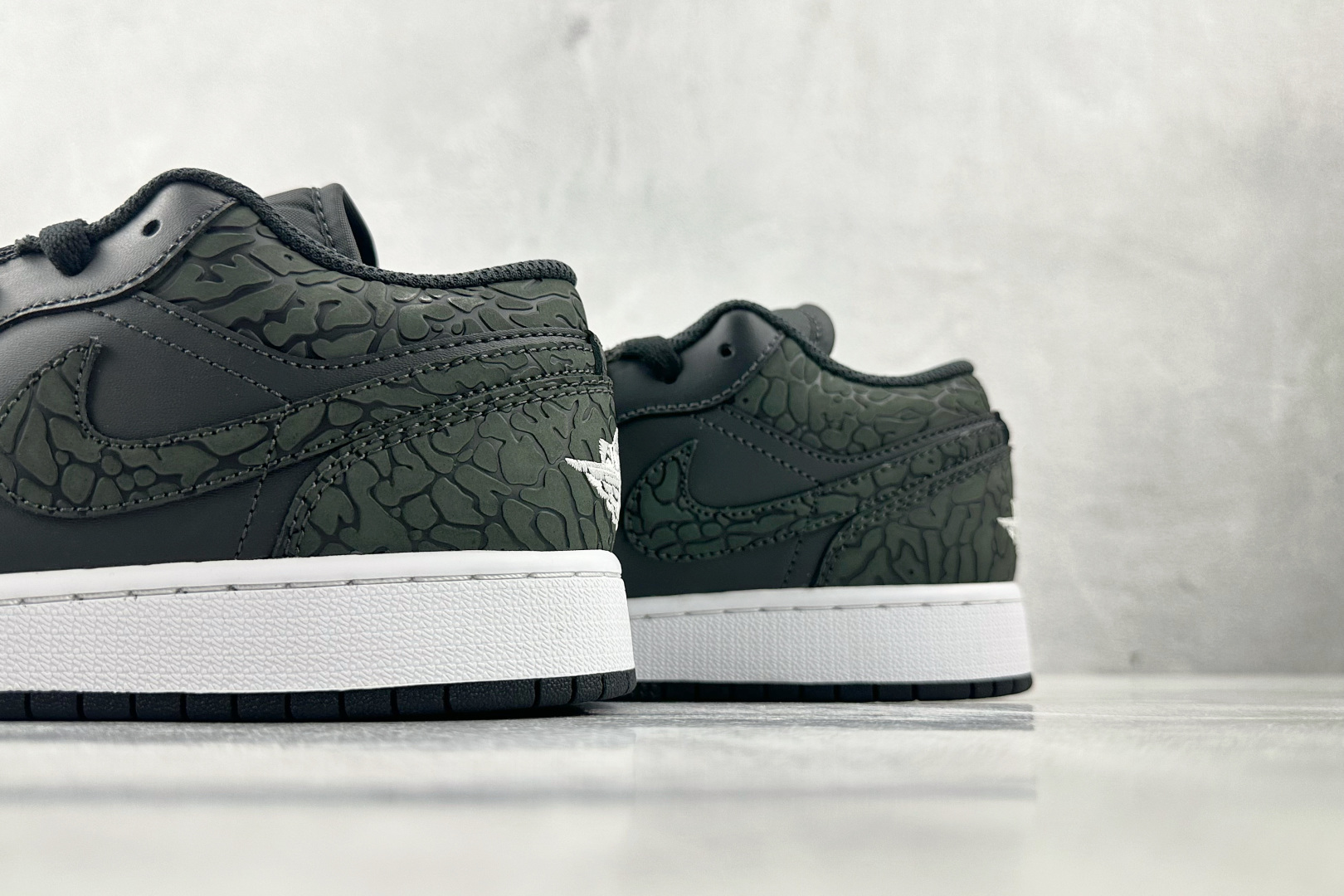 Jordan Air Jordan 1 low 黑色 FB9907-001 Jordan Air Jordan 1 low 黑色 FB9907-001