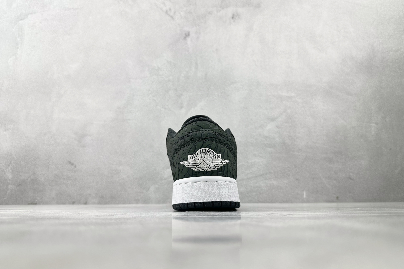 Jordan Air Jordan 1 low 黑色 FB9907-001 Jordan Air Jordan 1 low 黑色 FB9907-001