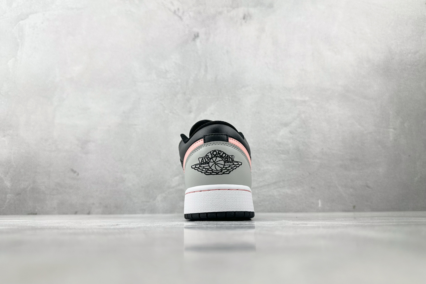 Jordan Air Jordan 1 low 白黑粉 553558-062 Jordan Air Jordan 1 low 白黑粉 553558-062