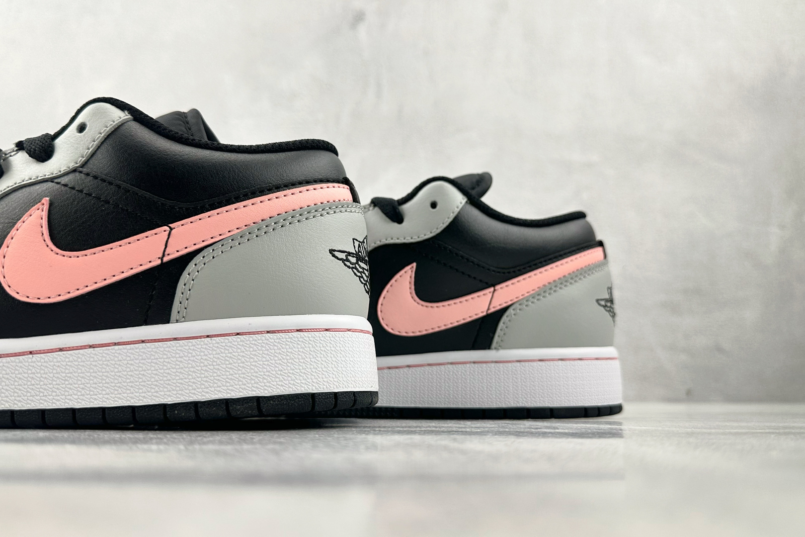 Jordan Air Jordan 1 low 白黑粉 553558-062 Jordan Air Jordan 1 low 白黑粉 553558-062