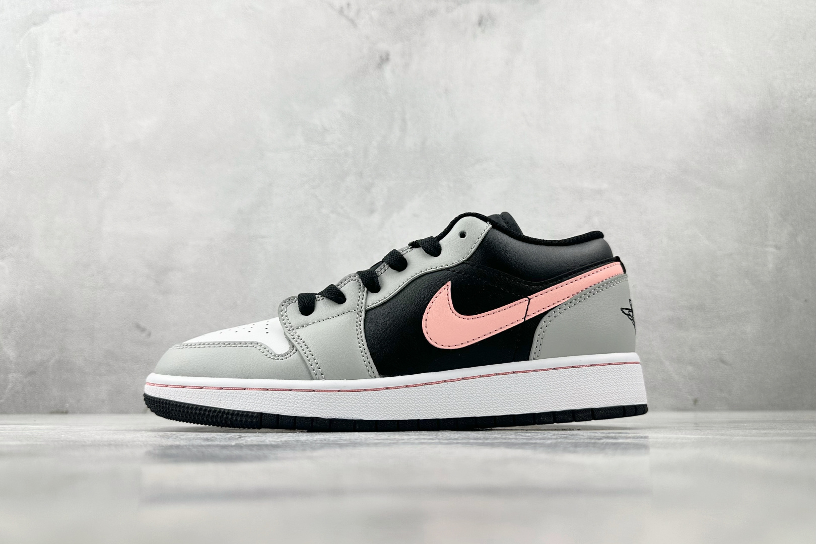 Jordan Air Jordan 1 low 白黑粉 553558-062 Jordan Air Jordan 1 low 白黑粉 553558-062
