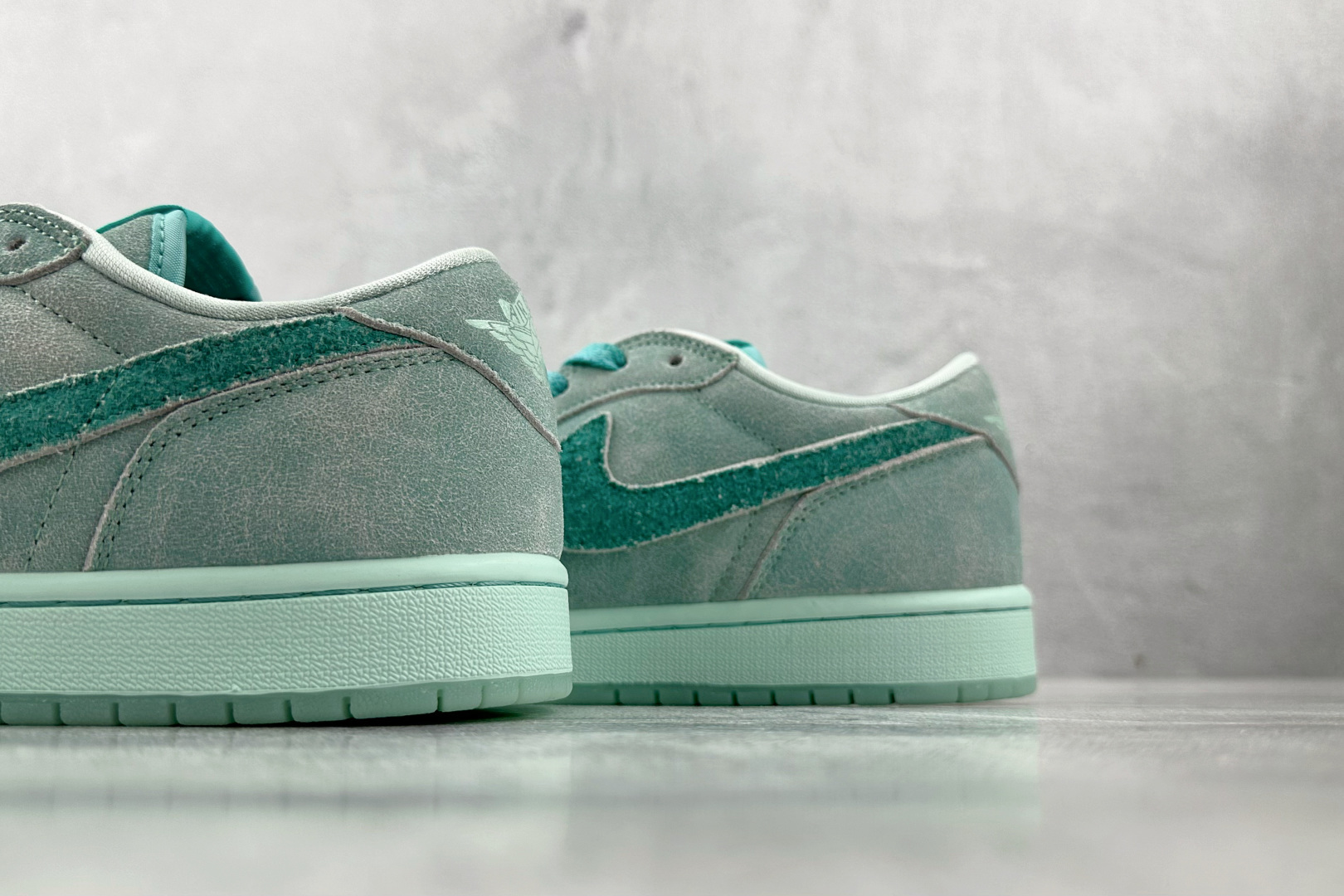 综合版 Jordan Air Jordan 1 Low OG”Washed Teal”蓝绿色 HQ8111-300