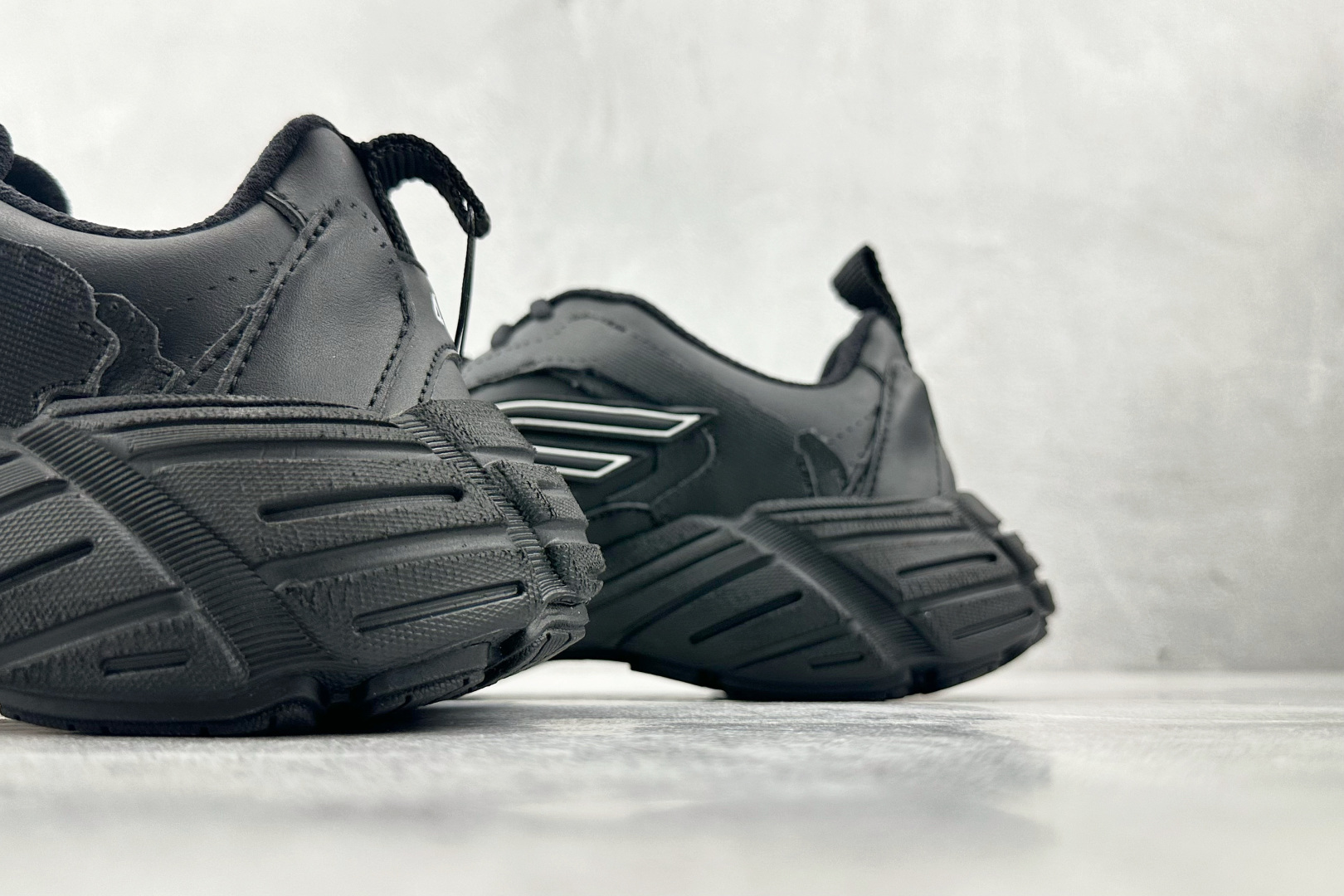 全套数据私模 Balenciaga巴黎世家 Monday 黑色 825418WDTSC1000 全套数据私模 Balenciaga巴黎世家 Monday 黑色 825418WDTSC1000