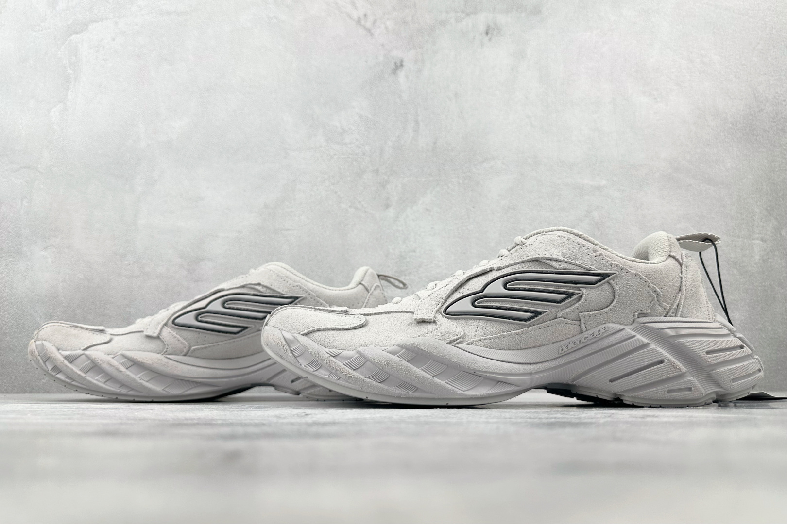 最新外贸批次 Balenciaga巴黎世家 Monday 灰色 825417WMNSS1011