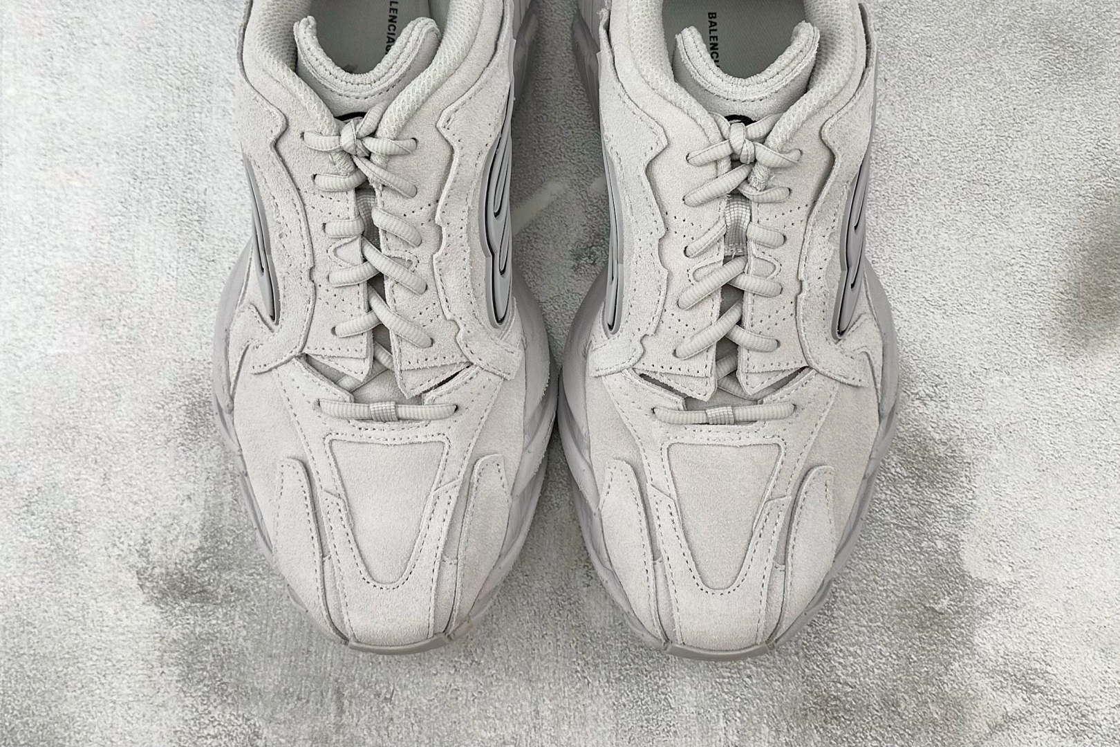 最新外贸批次 Balenciaga巴黎世家 Monday 灰色 825417WMNSS1011