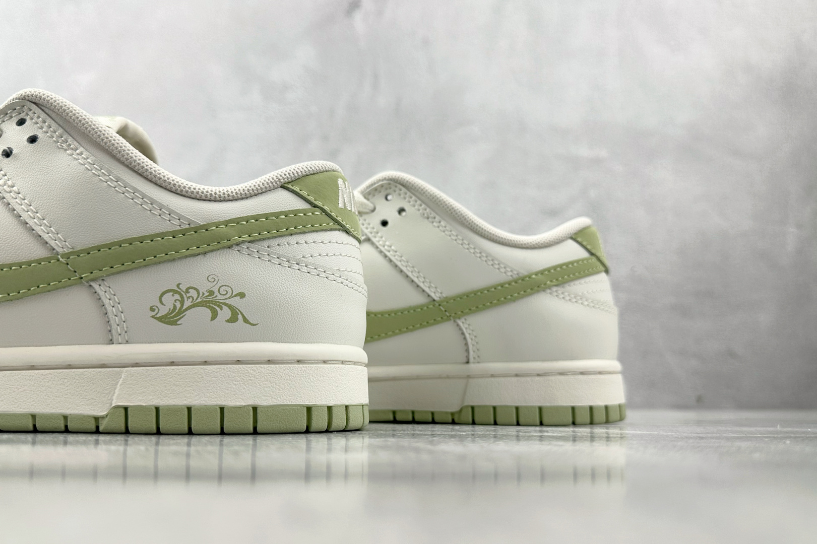 特价 
【定制球鞋】Nike Dunk 春日来信 米白绿

货号：WG0212 016
尺码：35.5 
