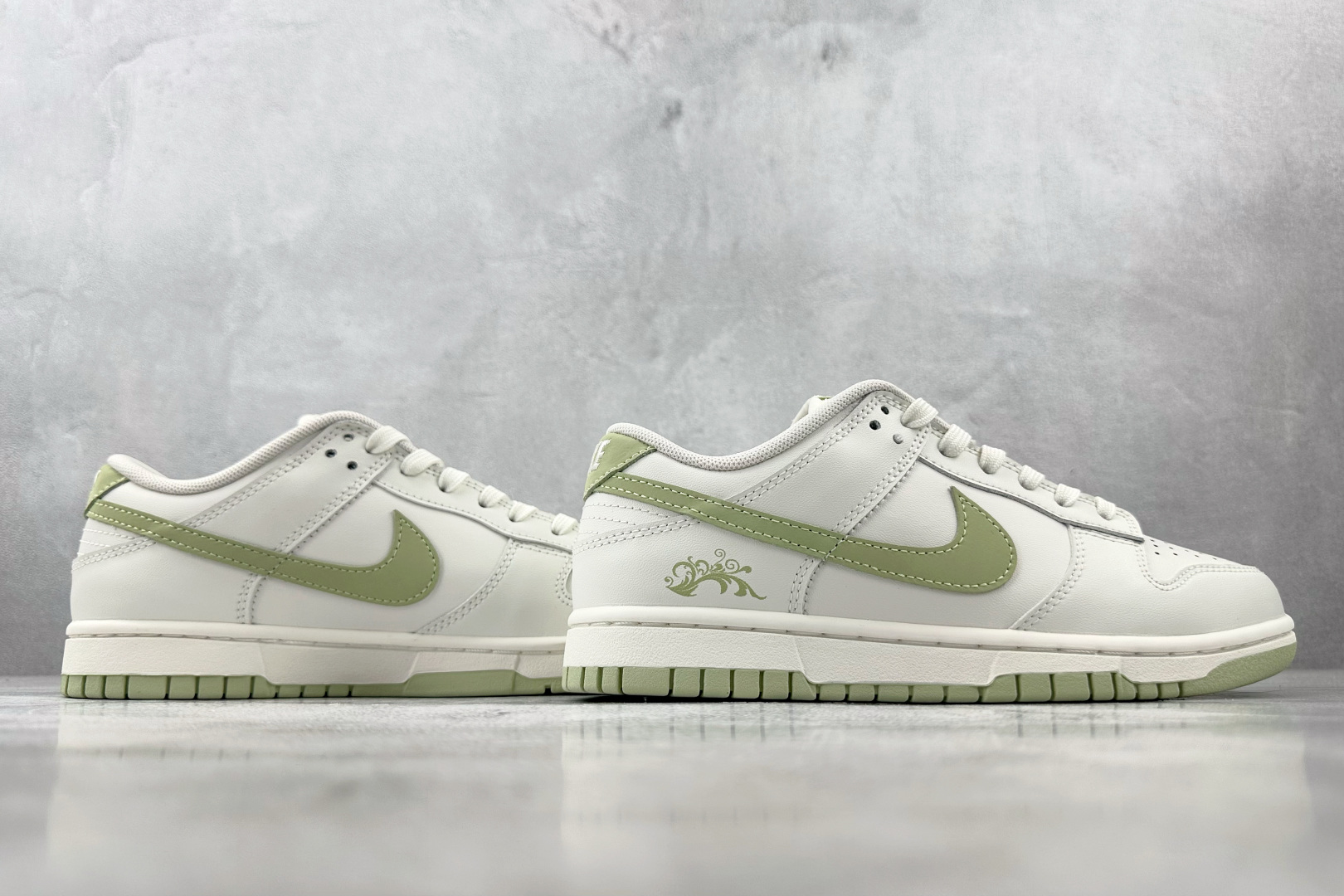 特价 
【定制球鞋】Nike Dunk 春日来信 米白绿

货号：WG0212 016
尺码：35.5 