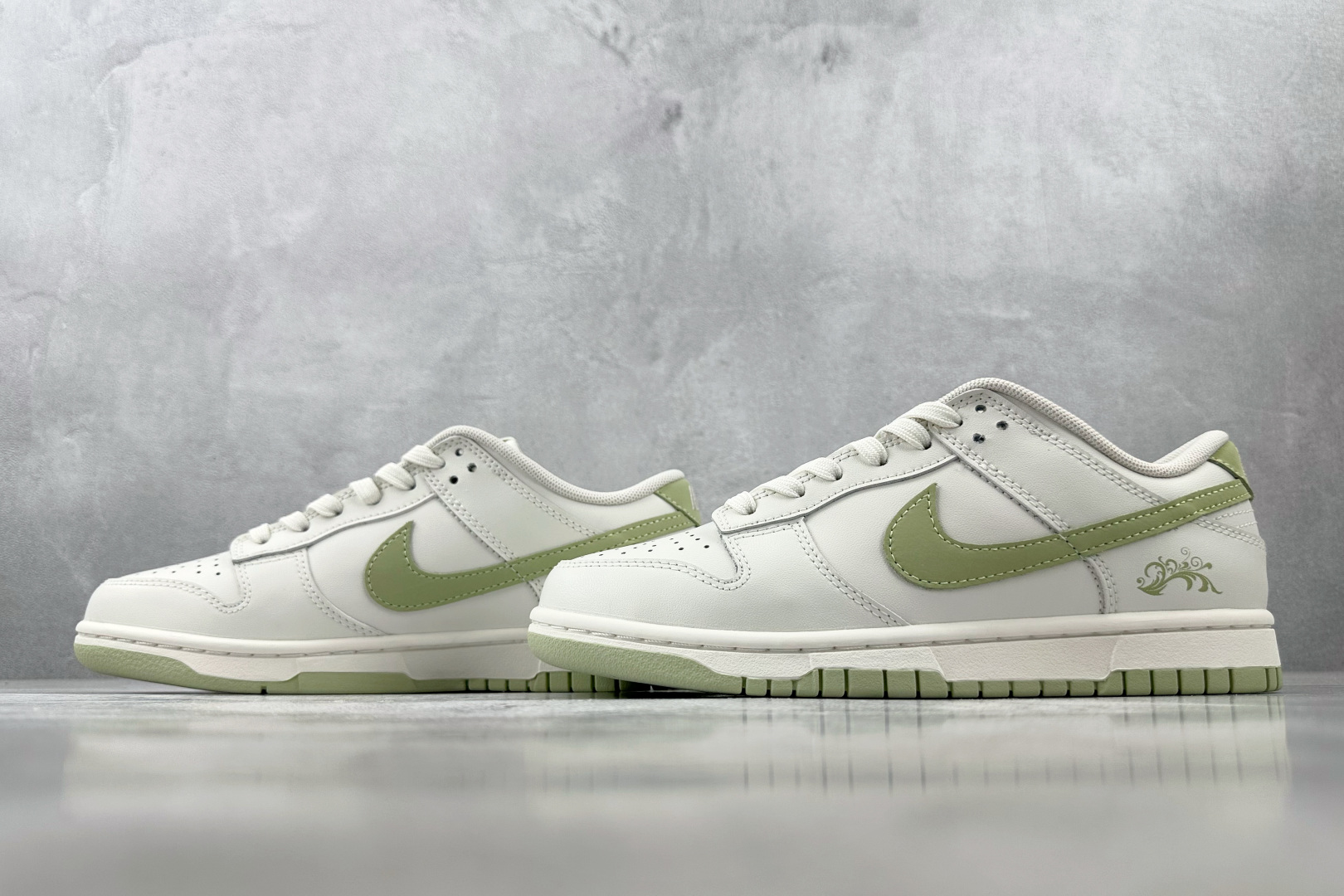 特价 
【定制球鞋】Nike Dunk 春日来信 米白绿

货号：WG0212 016
尺码：35.5 