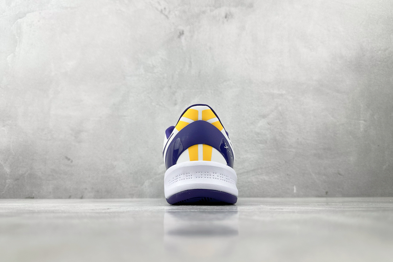纯原生产线 Nike Kobe 8 Protro 白紫色 HF7485-001 纯原生产线 Nike Kobe 8 Protro 白紫色 HF7485-001