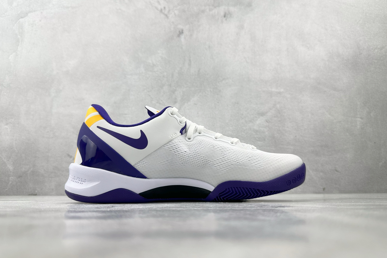 纯原生产线 Nike Kobe 8 Protro 白紫色 HF7485-001 纯原生产线 Nike Kobe 8 Protro 白紫色 HF7485-001