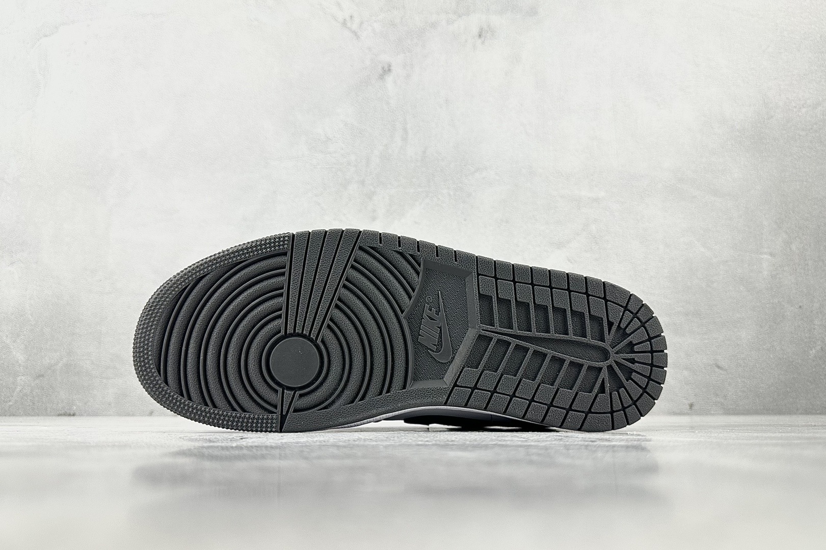 综合版 Jordan Air Jordan 1 Low 灰白 553558-044