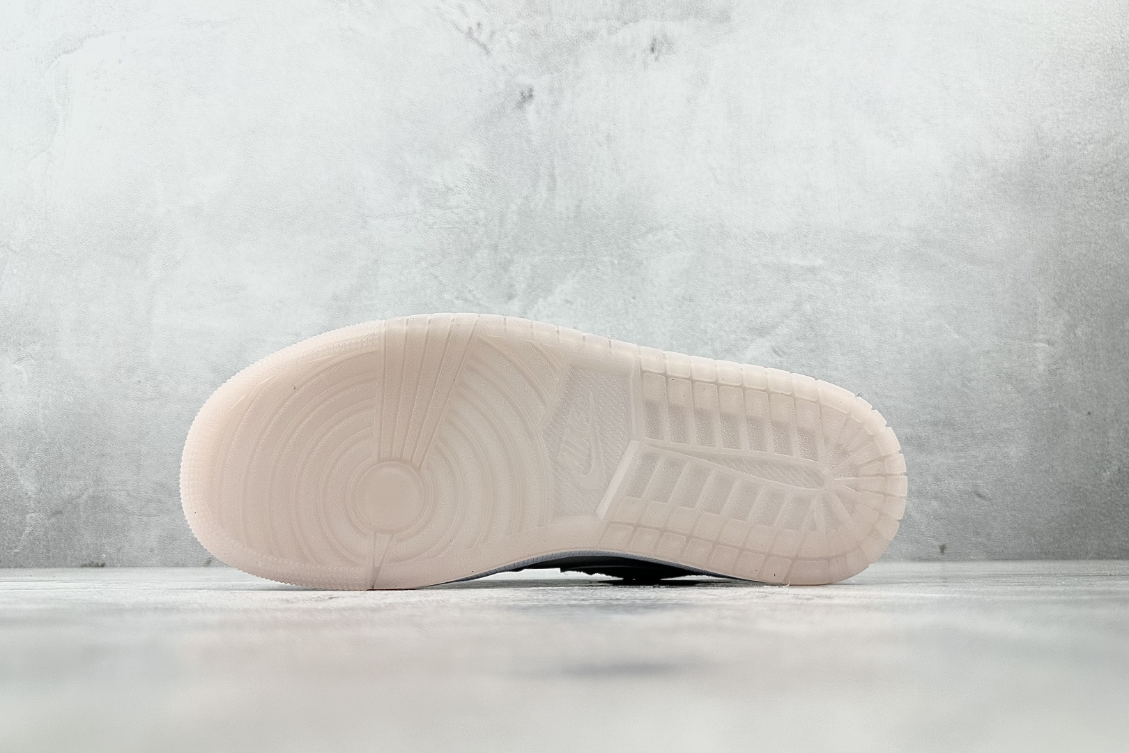 Jordan Air Jordan 1 Low WMNS CNY “蛇年限定”白棕色 HF4080-001-莆田鞋,莆田鞋货源,高仿鞋,高仿鞋货源,安福档口,莆田高仿鞋,莆田鞋批发,高仿鞋批发,莆田高仿运动鞋,高仿运动鞋,莆田运动鞋 Jordan Air Jordan 1 Low WMNS CNY “蛇年限定”白棕色 HF4080-001