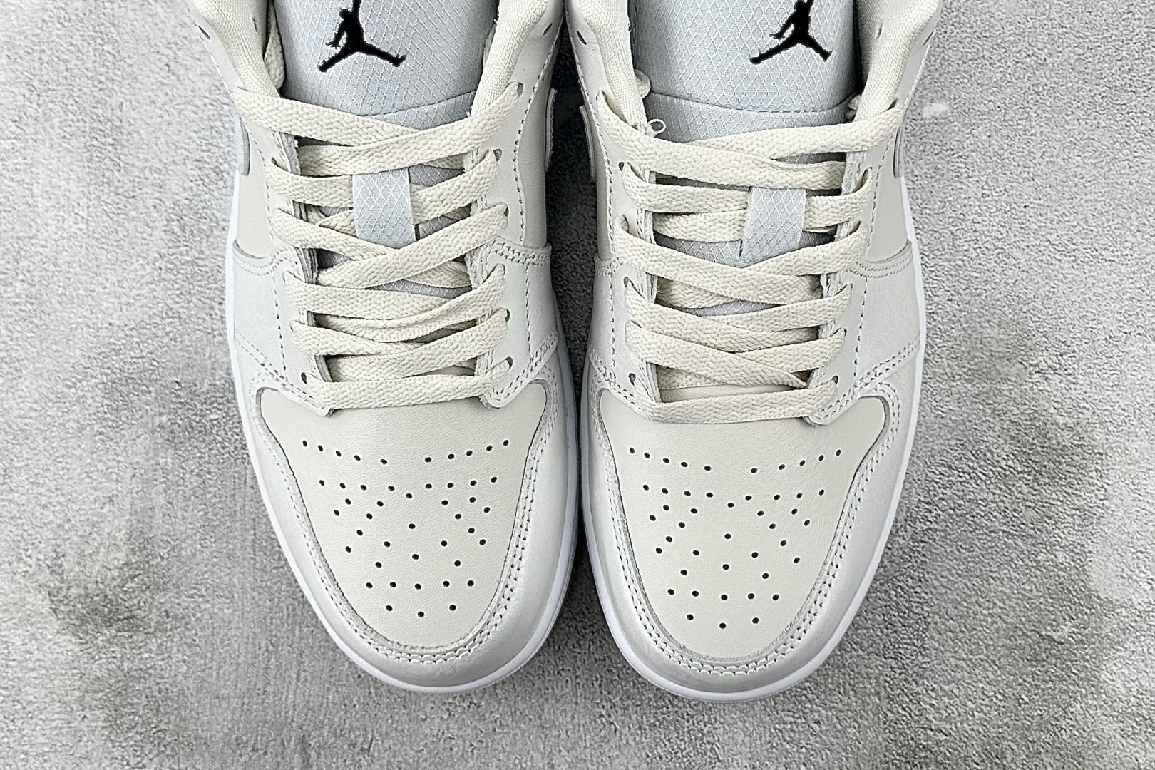 Jordan Air Jordan 1 Low WMNS CNY “蛇年限定”白棕色 HF4080-001-莆田鞋,莆田鞋货源,高仿鞋,高仿鞋货源,安福档口,莆田高仿鞋,莆田鞋批发,高仿鞋批发,莆田高仿运动鞋,高仿运动鞋,莆田运动鞋 Jordan Air Jordan 1 Low WMNS CNY “蛇年限定”白棕色 HF4080-001