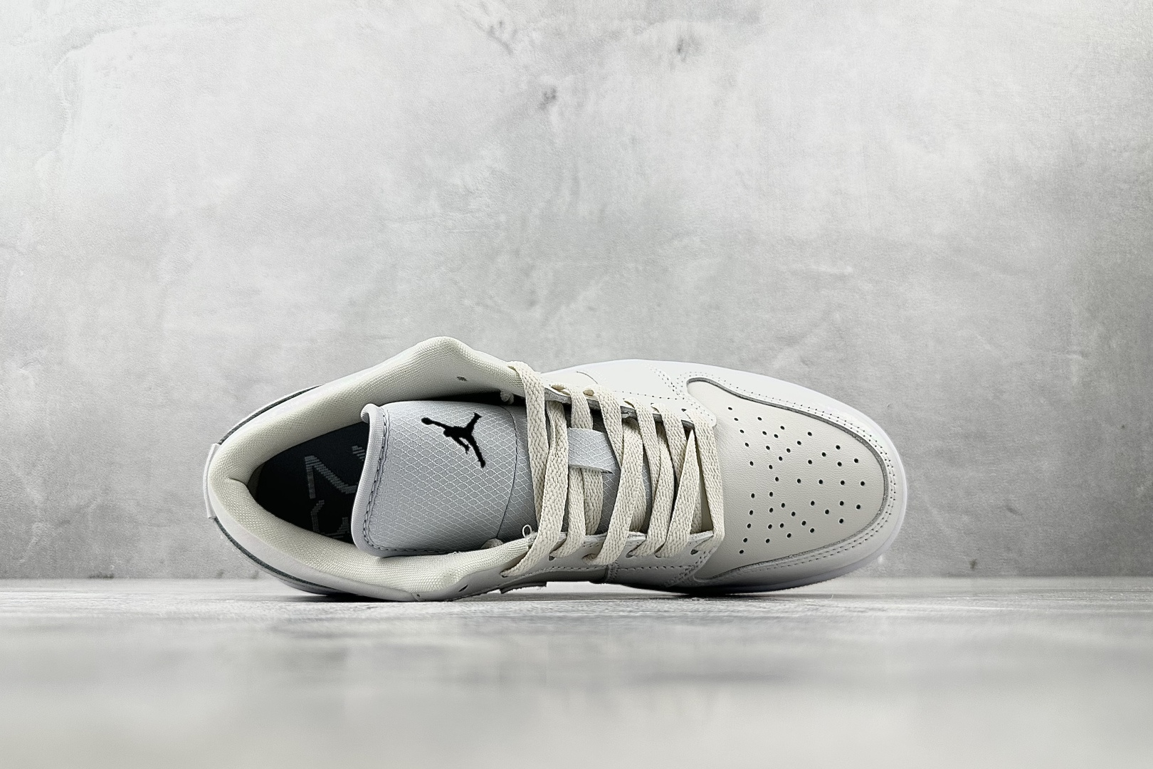 Jordan Air Jordan 1 Low WMNS CNY “蛇年限定”白棕色 HF4080-001-莆田鞋,莆田鞋货源,高仿鞋,高仿鞋货源,安福档口,莆田高仿鞋,莆田鞋批发,高仿鞋批发,莆田高仿运动鞋,高仿运动鞋,莆田运动鞋 Jordan Air Jordan 1 Low WMNS CNY “蛇年限定”白棕色 HF4080-001