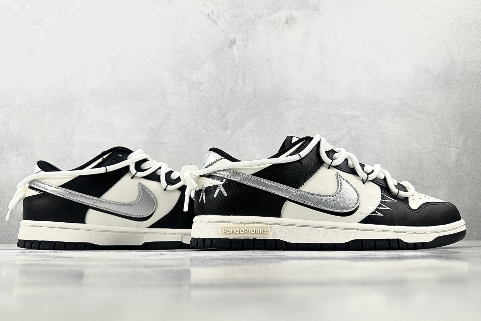 特价 
【定制球鞋】Nike Dunk 银墨 银黑

货号：DD1391-100
尺码：40 40.5 