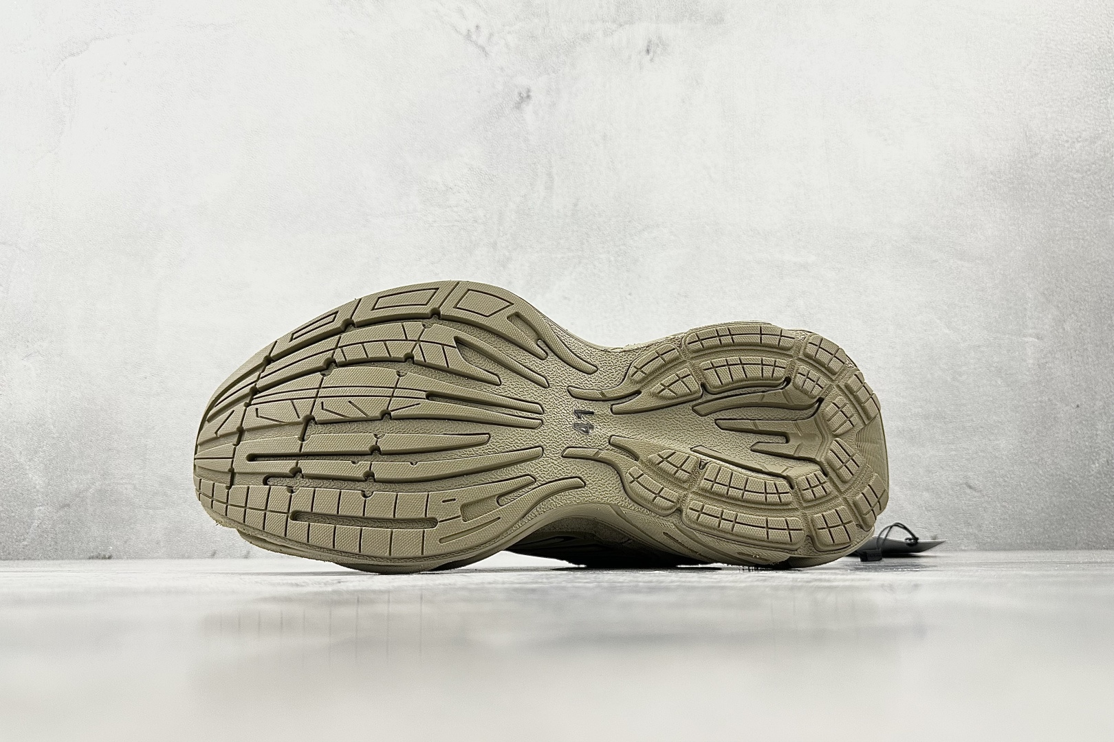 最新外贸批次 Balenciaga巴黎世家 Monday 橄榄绿 825418WMNSS9090