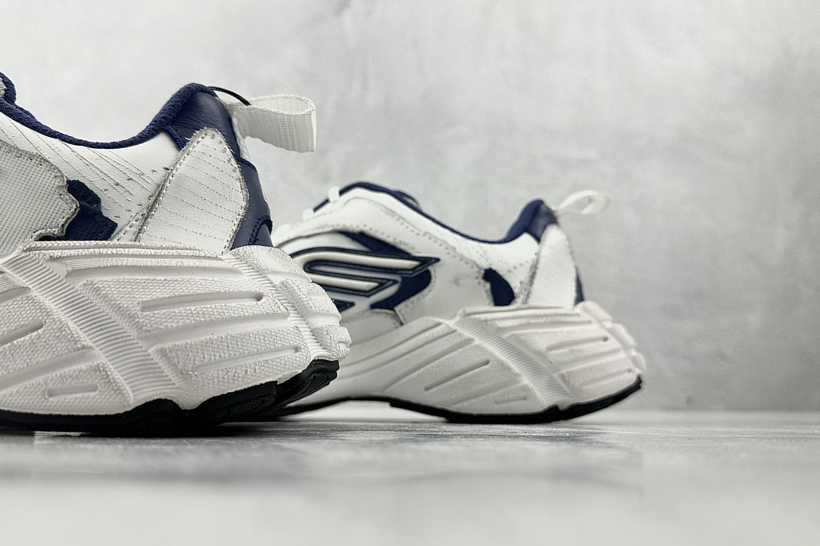 全套数据私模 Balenciaga巴黎世家 Monday 白色 825418WDWTS4090