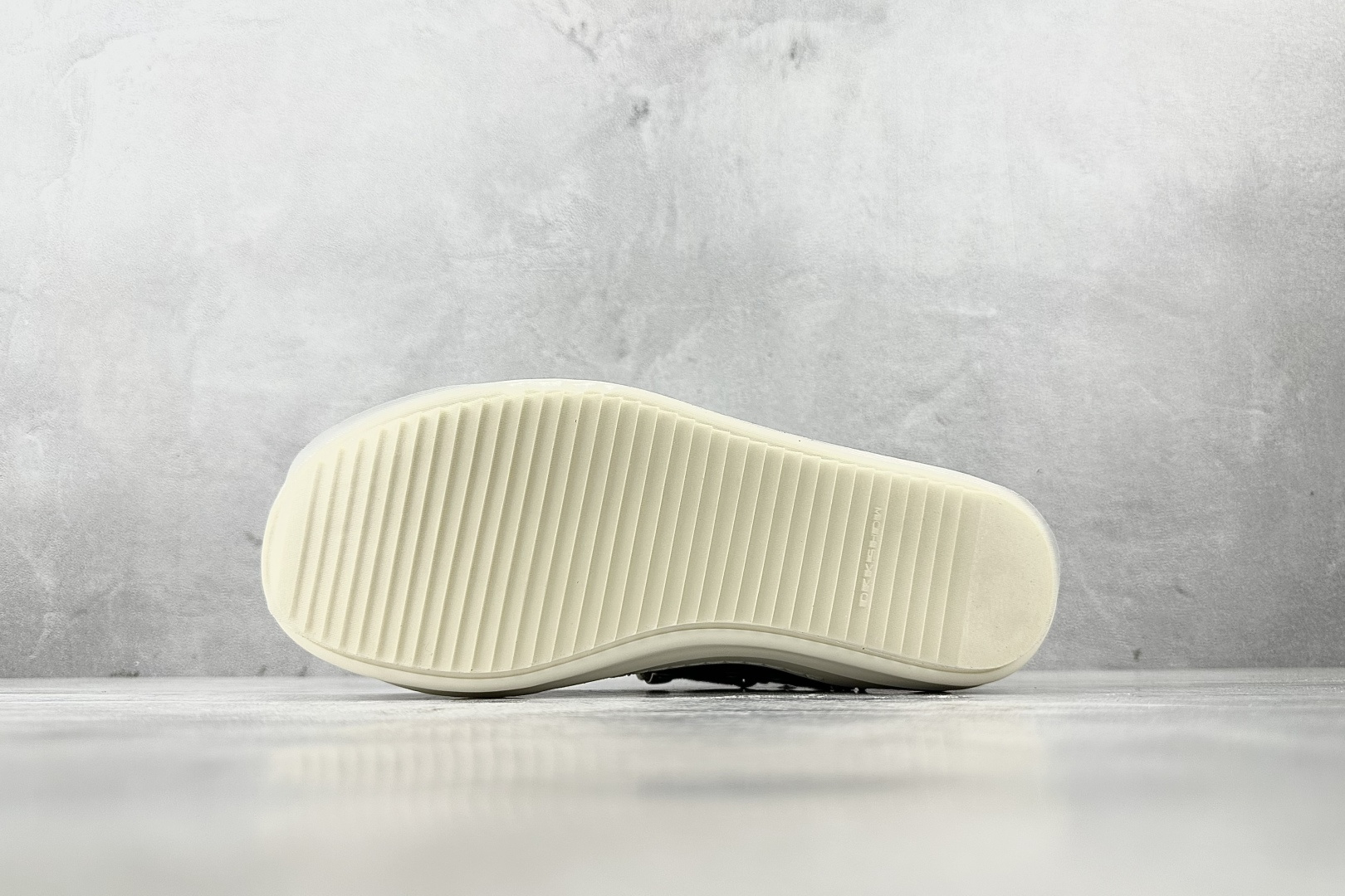 Rick Owens DRKSHDW Drkshdw 罗缎 黑白色 DU02B4805MU-911-莆田鞋,莆田鞋货源,高仿鞋,高仿鞋货源,安福档口,莆田高仿鞋,莆田鞋批发,高仿鞋批发,莆田高仿运动鞋,高仿运动鞋,莆田运动鞋 Rick Owens DRKSHDW Drkshdw 罗缎 黑白色 DU02B4805MU-911