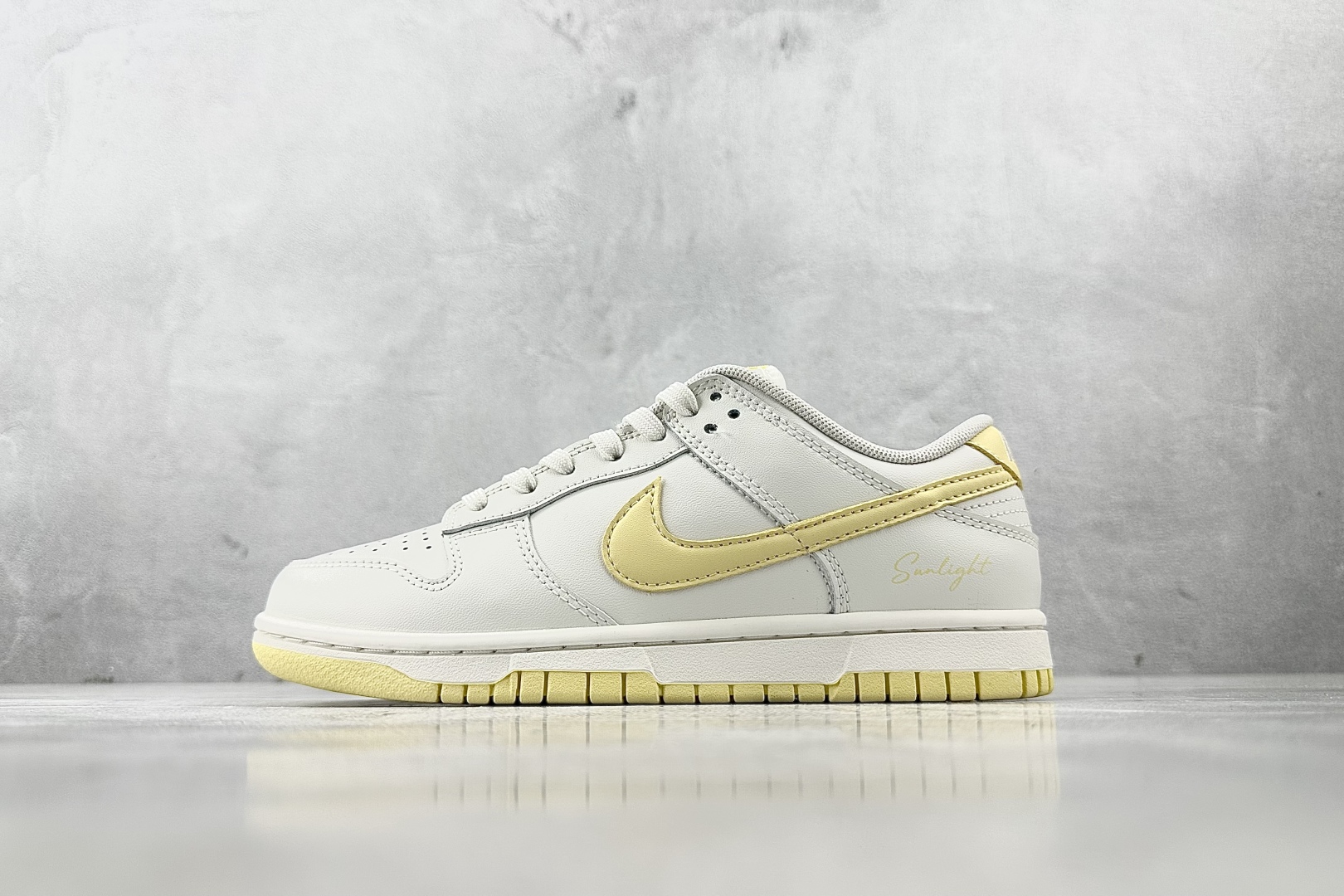 特价 
【定制球鞋】Nike Dunk 云纱秘境 米白黄

货号：WY0406 020
尺码：35.5 