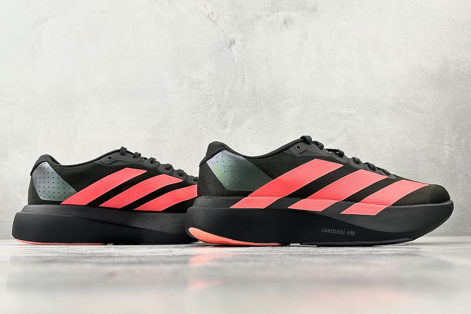 全新工厂开发 adidas Adizero Evo SL 黑红色 JR3414