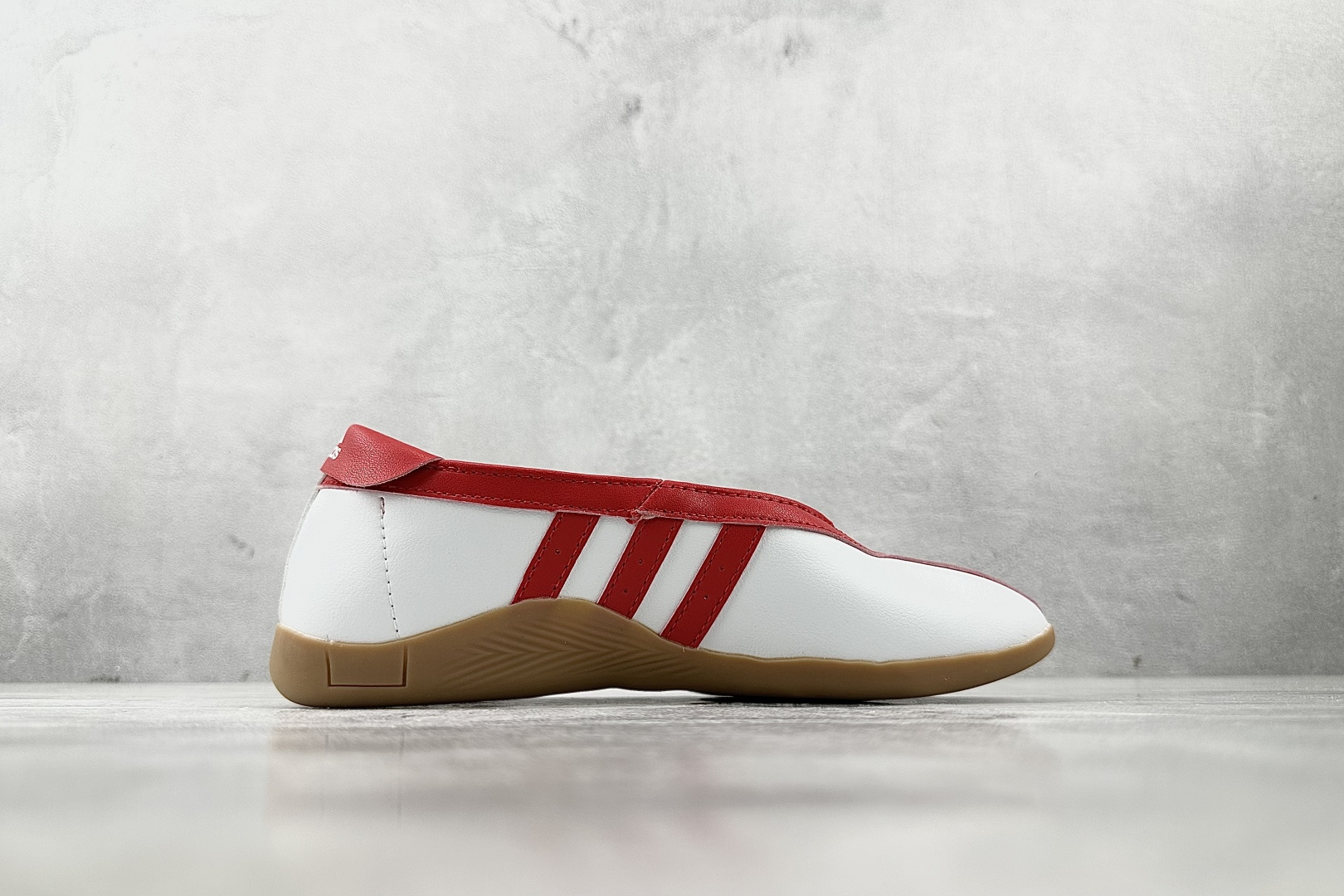 adidas originals Taekwondo MEI ballet 白红 JQ0960-莆田鞋,莆田鞋货源,高仿鞋,高仿鞋货源,安福档口,莆田高仿鞋,莆田鞋批发,高仿鞋批发,莆田高仿运动鞋,高仿运动鞋,莆田运动鞋 adidas originals Taekwondo MEI ballet 白红 JQ0960