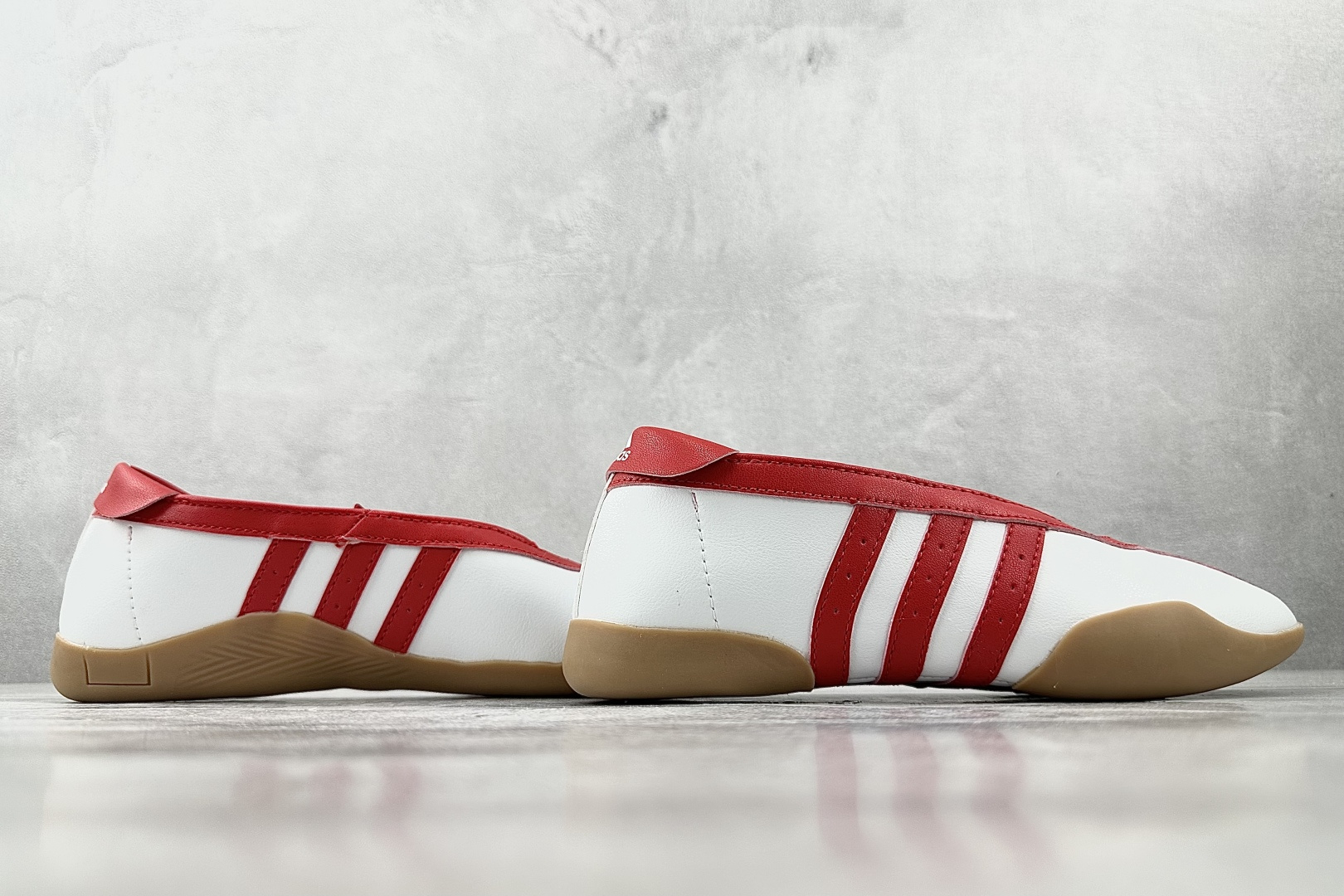 adidas originals Taekwondo MEI ballet 白红 JQ0960-莆田鞋,莆田鞋货源,高仿鞋,高仿鞋货源,安福档口,莆田高仿鞋,莆田鞋批发,高仿鞋批发,莆田高仿运动鞋,高仿运动鞋,莆田运动鞋 adidas originals Taekwondo MEI ballet 白红 JQ0960