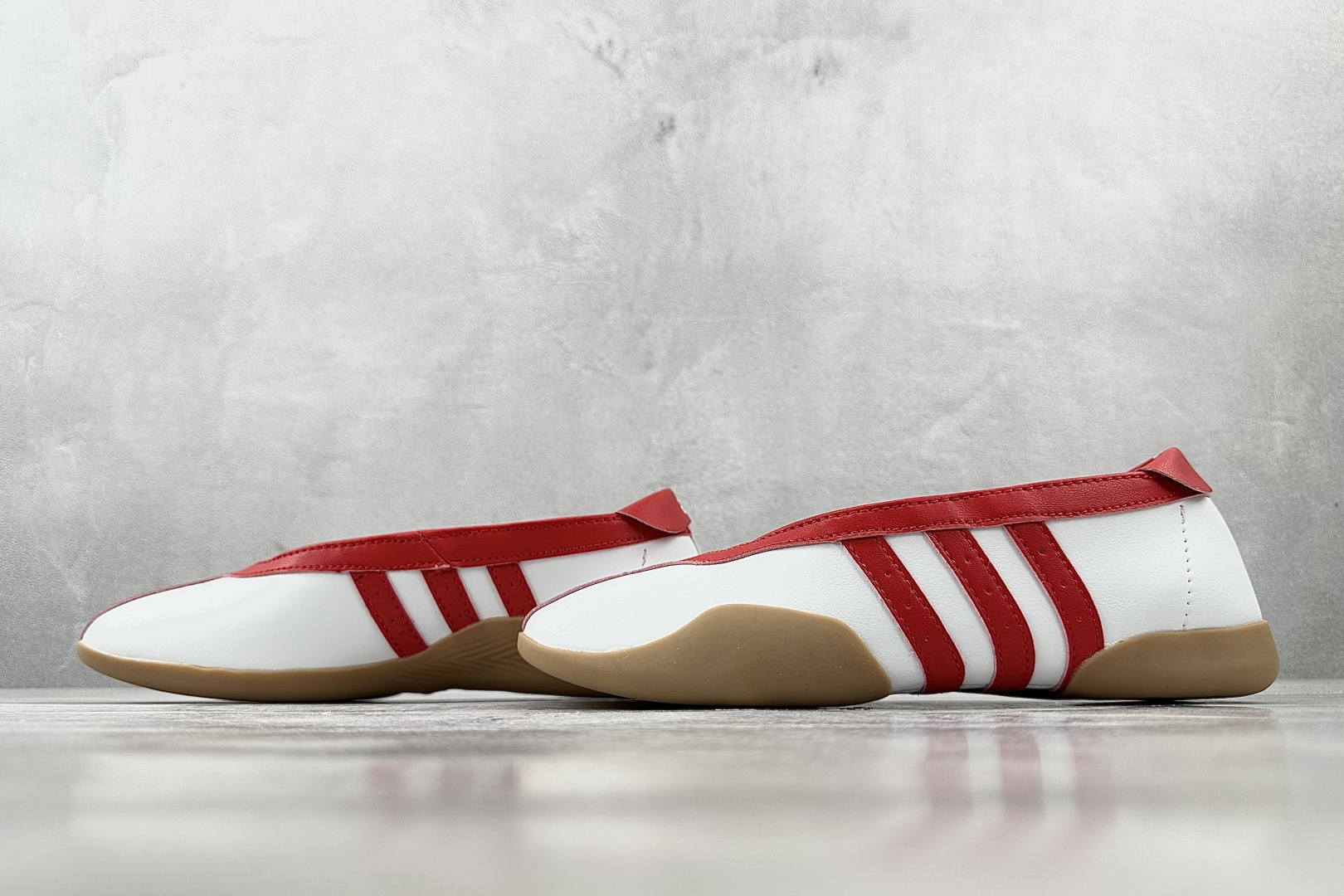adidas originals Taekwondo MEI ballet 白红 JQ0960-莆田鞋,莆田鞋货源,高仿鞋,高仿鞋货源,安福档口,莆田高仿鞋,莆田鞋批发,高仿鞋批发,莆田高仿运动鞋,高仿运动鞋,莆田运动鞋 adidas originals Taekwondo MEI ballet 白红 JQ0960