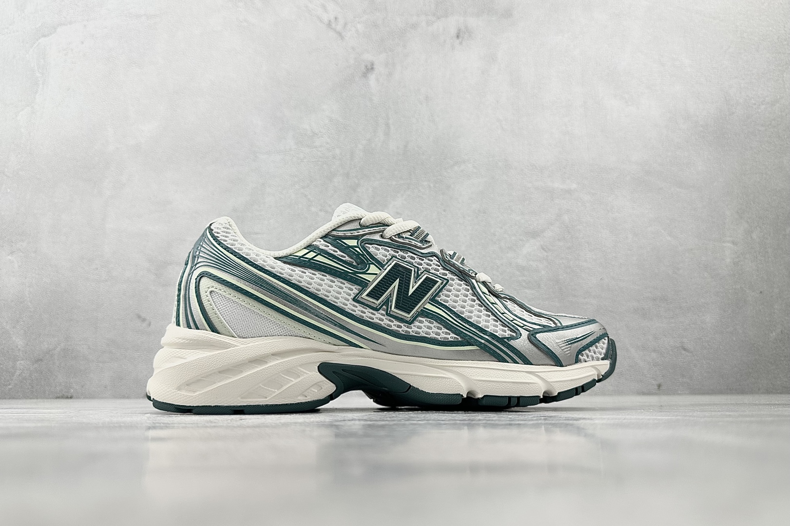New Balance NB 740 GR2“White/Green”白绿货号：U740GR2尺码：36