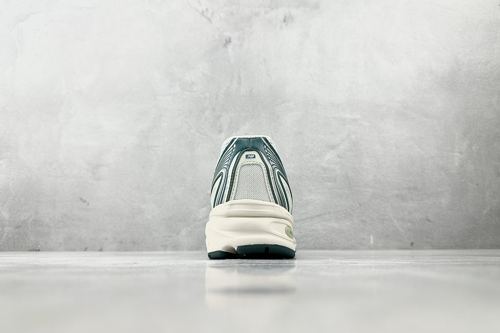 New Balance NB 740 GR2“White/Green”白绿货号：U740GR2尺码：36