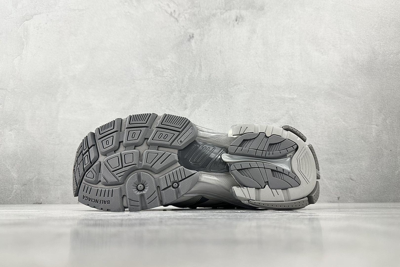 代购版 Balenciaga巴黎世家 Runner2.0 灰银色 779066WRNNY1180