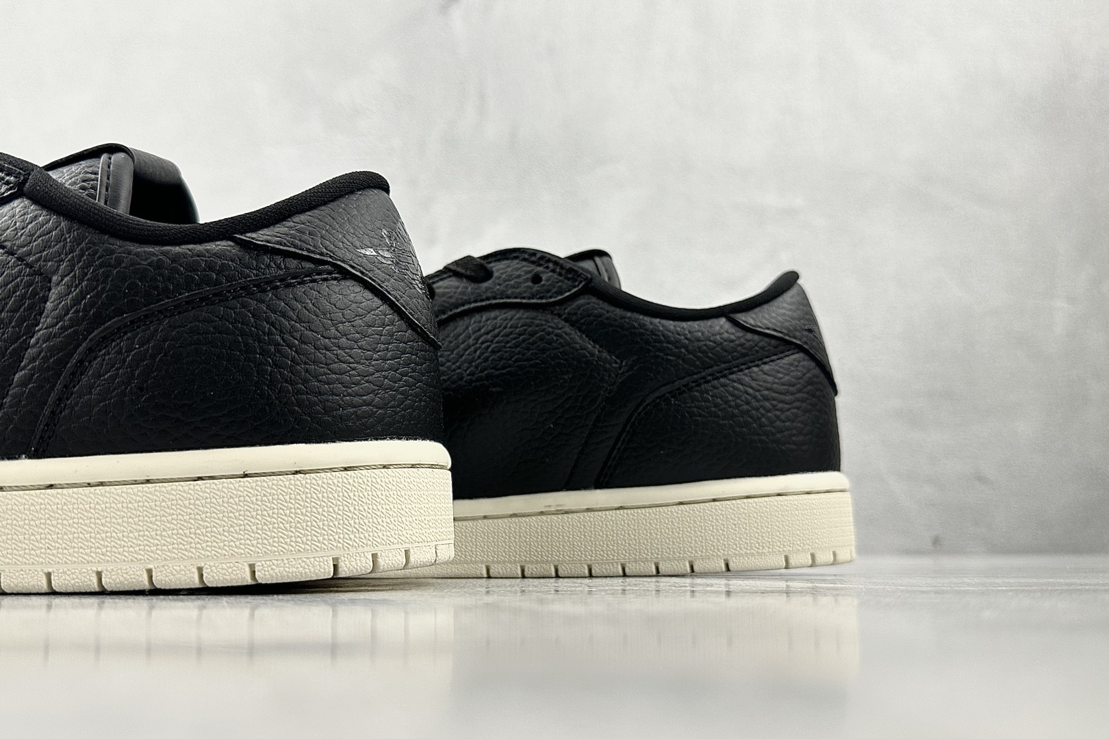 综合版 Jordan Air Jordan 1 Retro Low Swooshless黑 848775-005