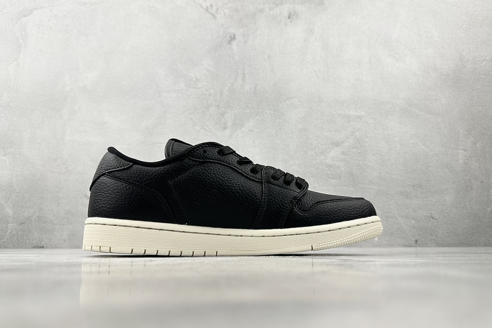 综合版 Jordan Air Jordan 1 Retro Low Swooshless黑 848775-005