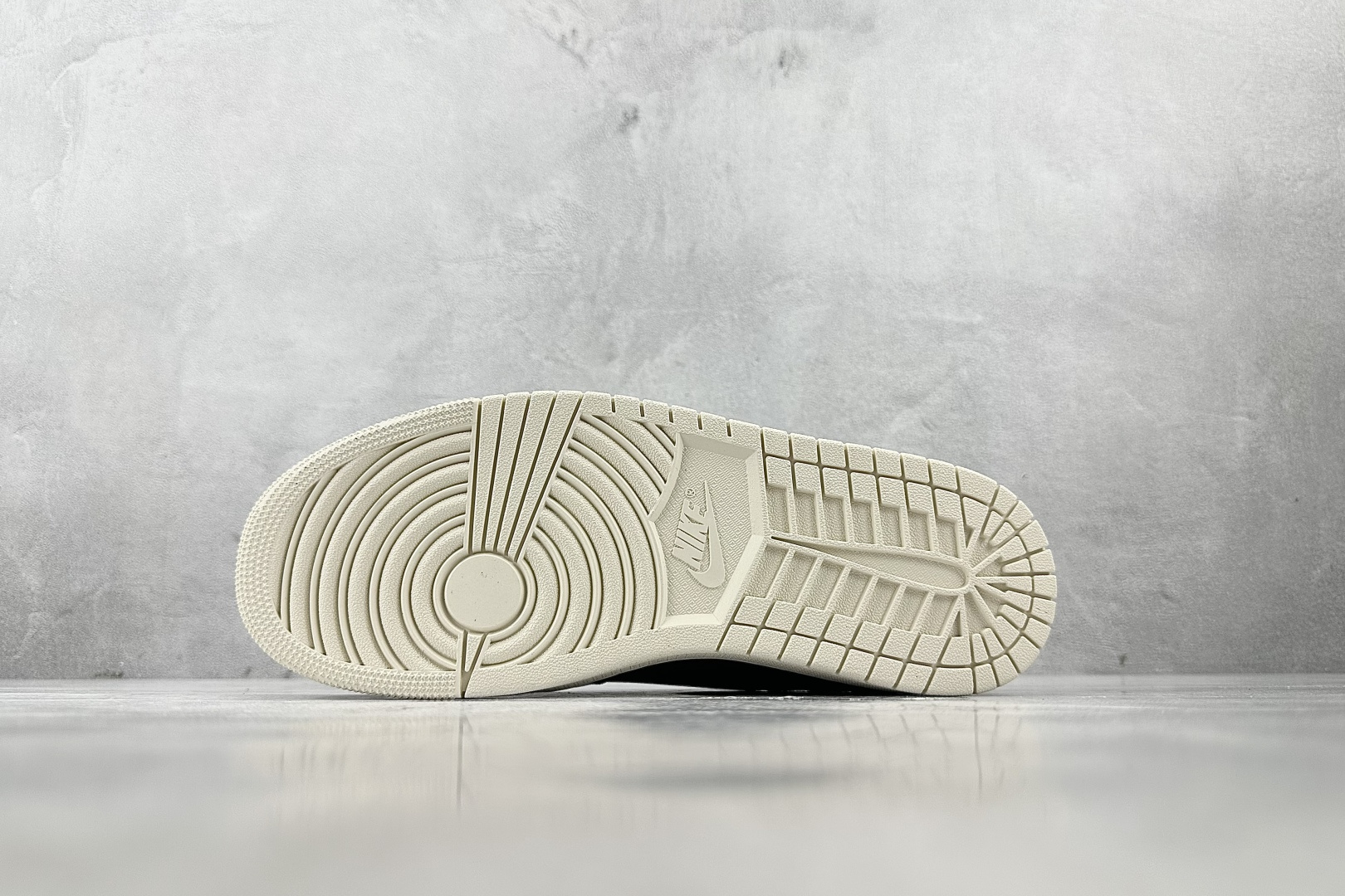 综合版 Jordan Air Jordan 1 Retro Low Swooshless黑 848775-005