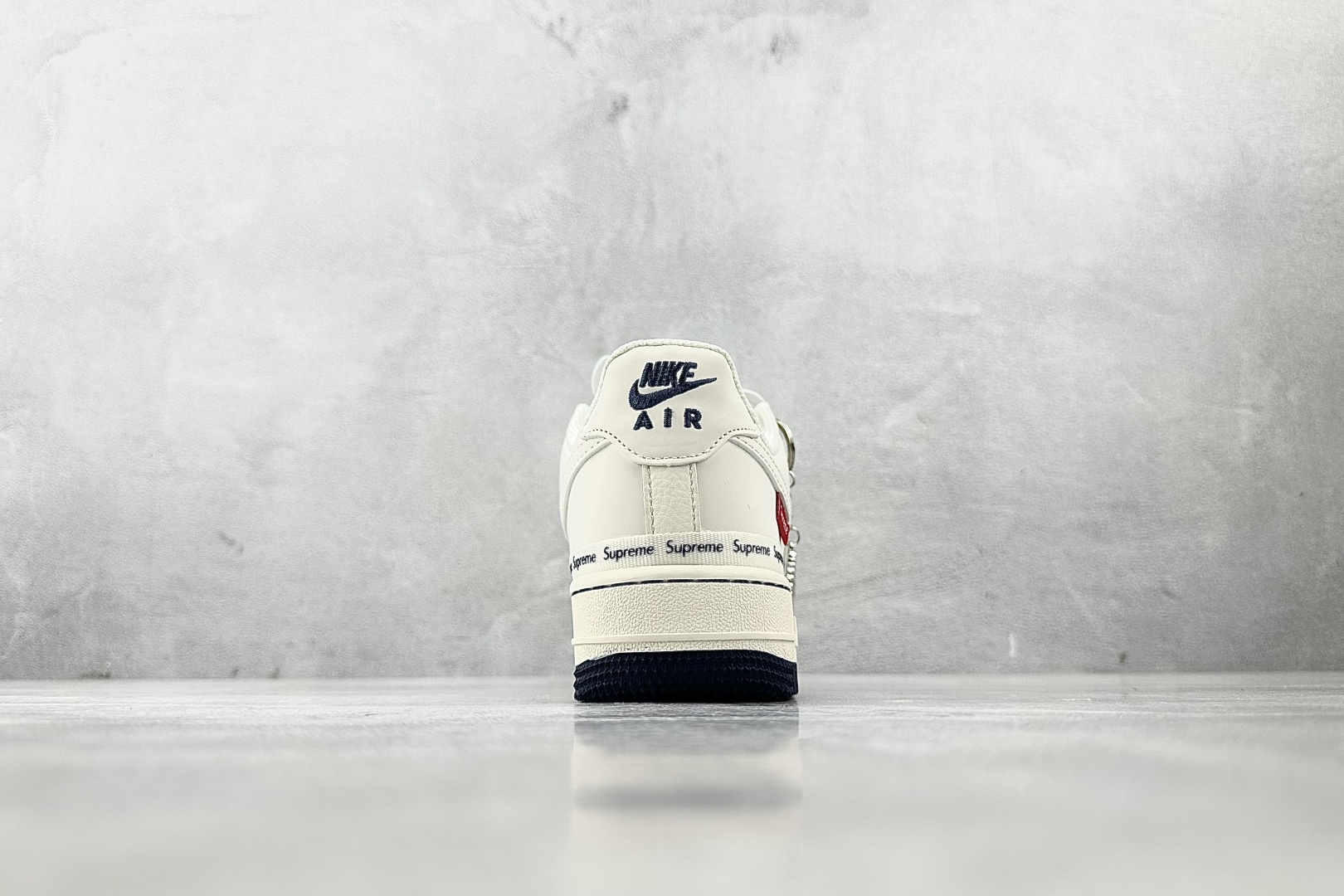 Nike Air Force 1'07 Supreme 联名 米白黑 XX3168-203