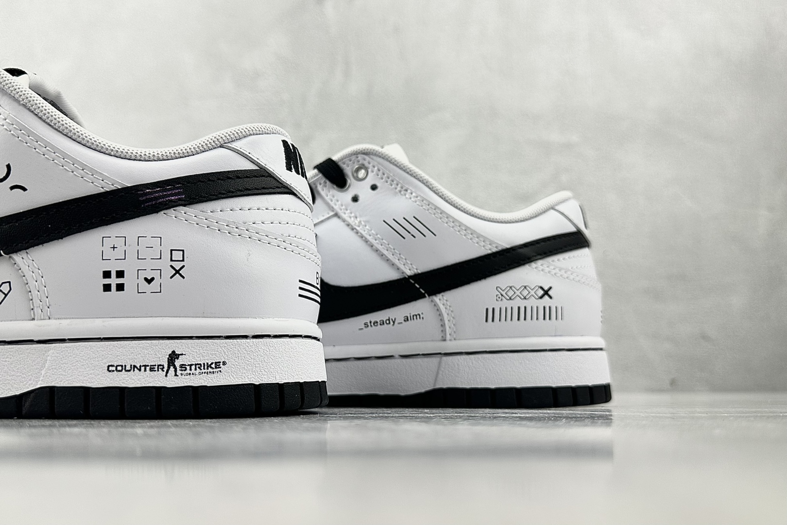 特价 
【定制球鞋】Nike Dunk 印花集 白黑色

货号：WC1220 001
尺码：40 40.