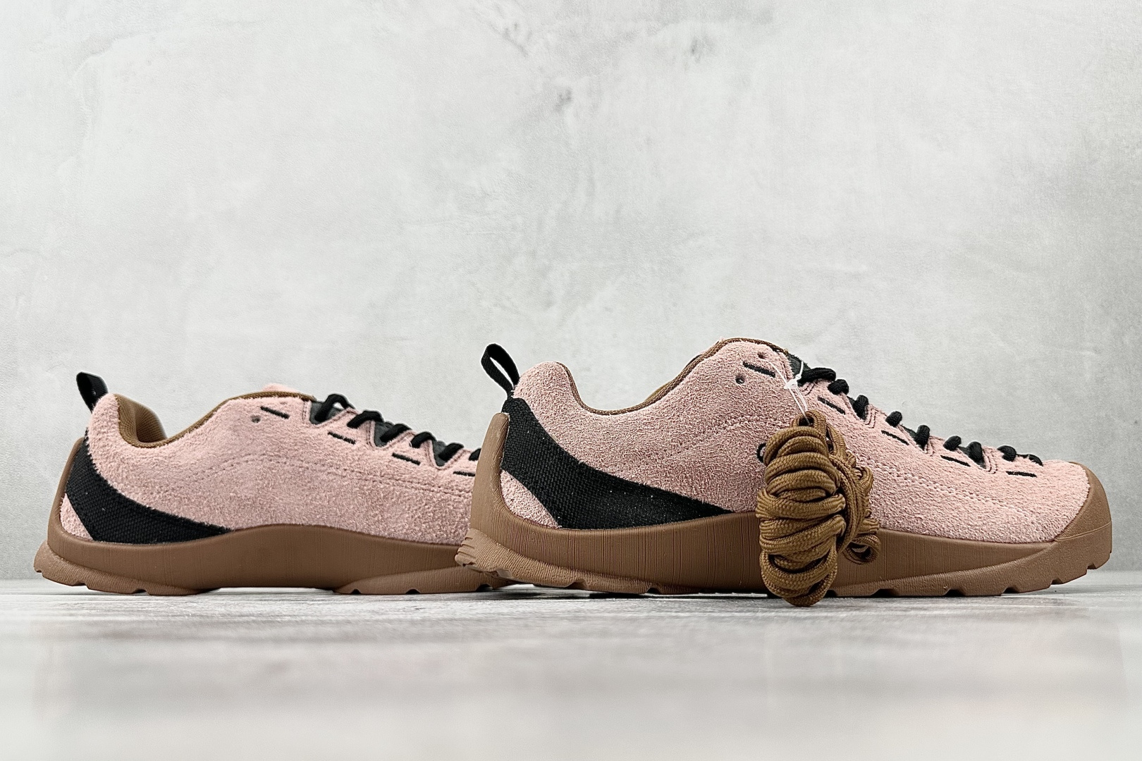 Highsnobiety KEEN Jasper ”Downtown”粉色 1029407