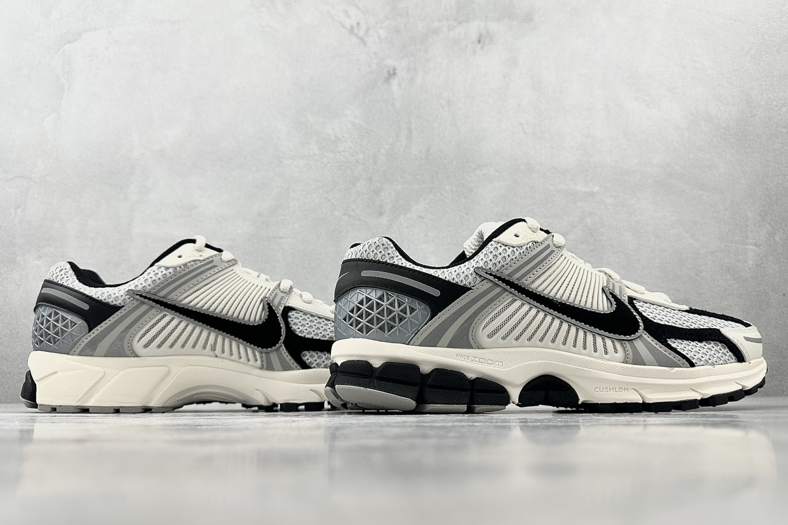 Nike Air Zoom Vomero 5灰色 HQ1182-001