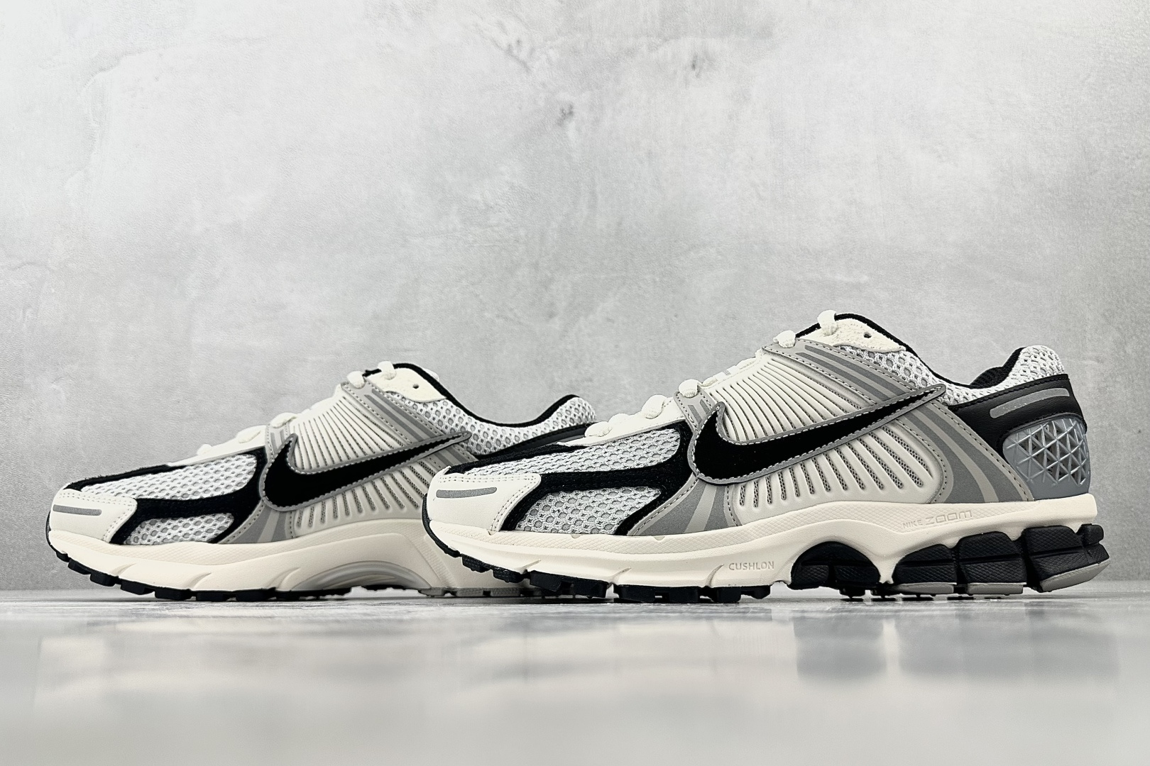 Nike Air Zoom Vomero 5灰色 HQ1182-001